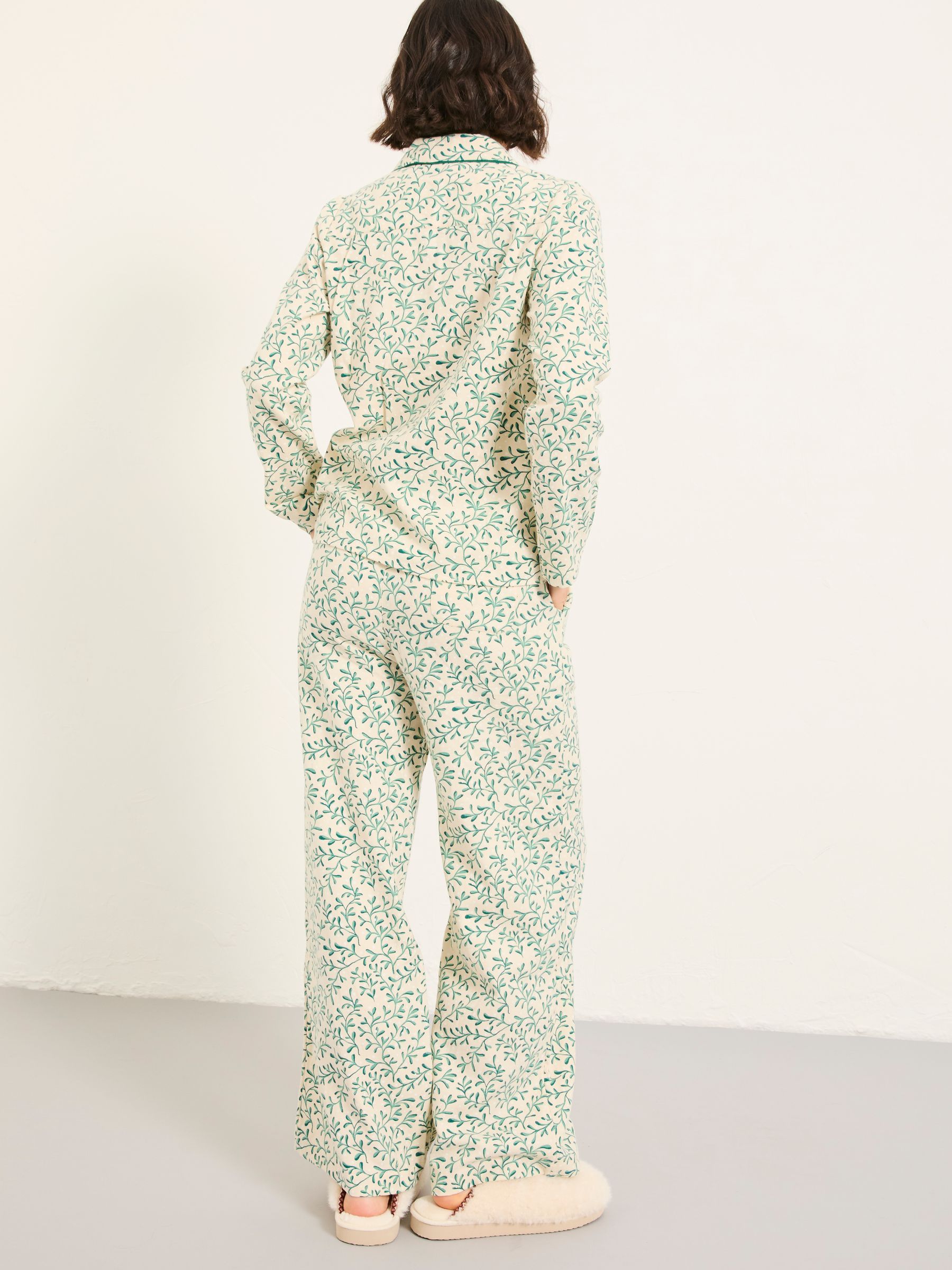 Oatmeal Mistletoe Pyjama Set - Image 3 of 9