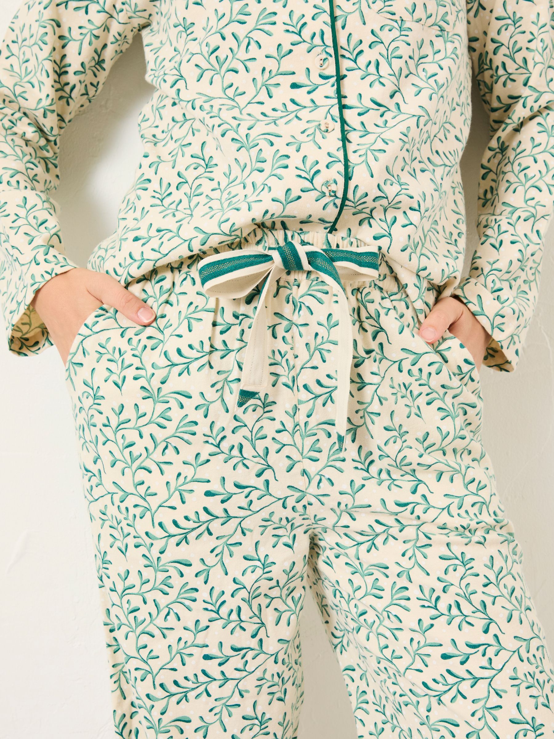 Oatmeal Mistletoe Pyjama Set - Image 4 of 9