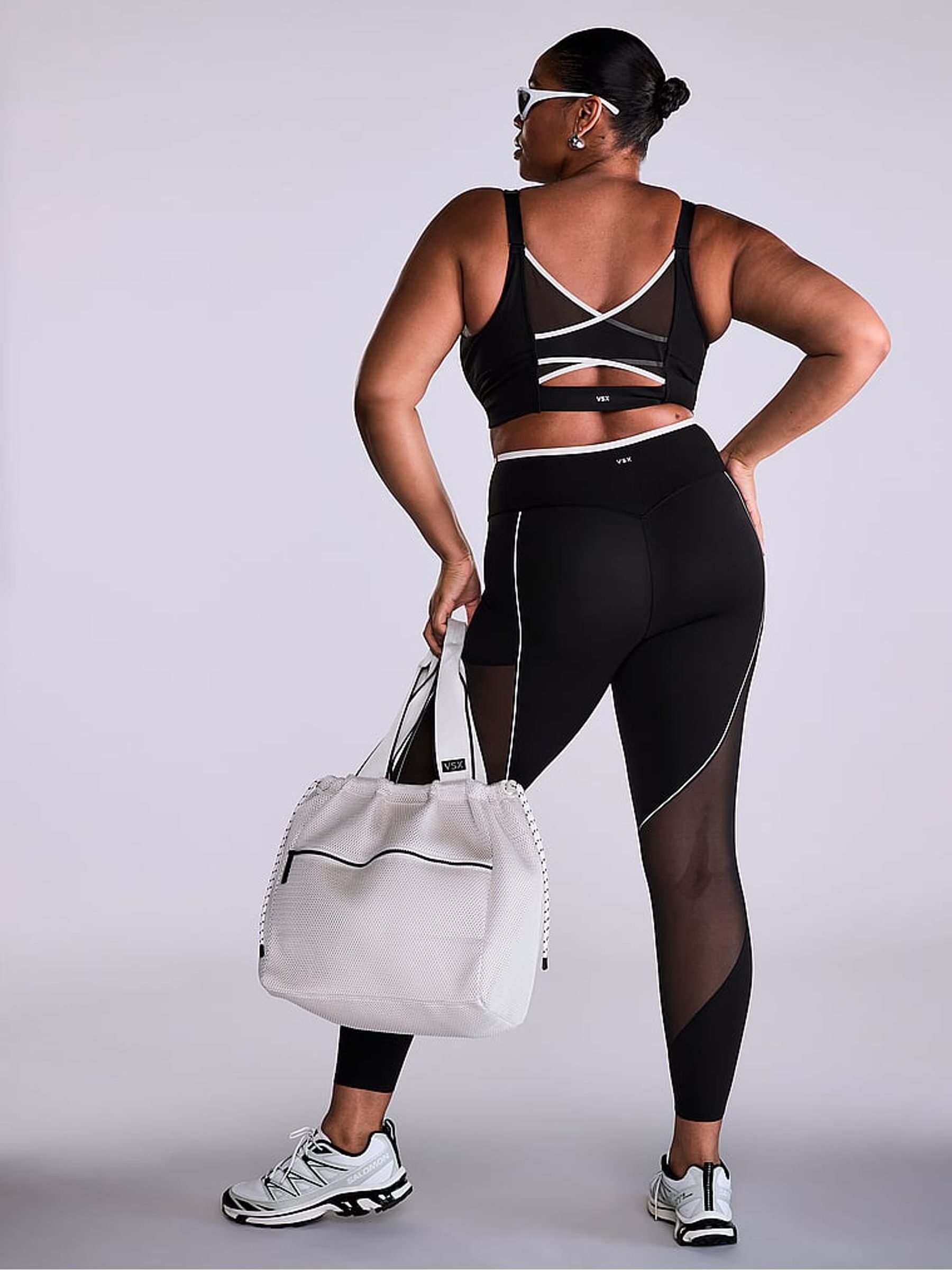 Black & White Elevate™ Chroma Contours Leggings - Image 3 of 4