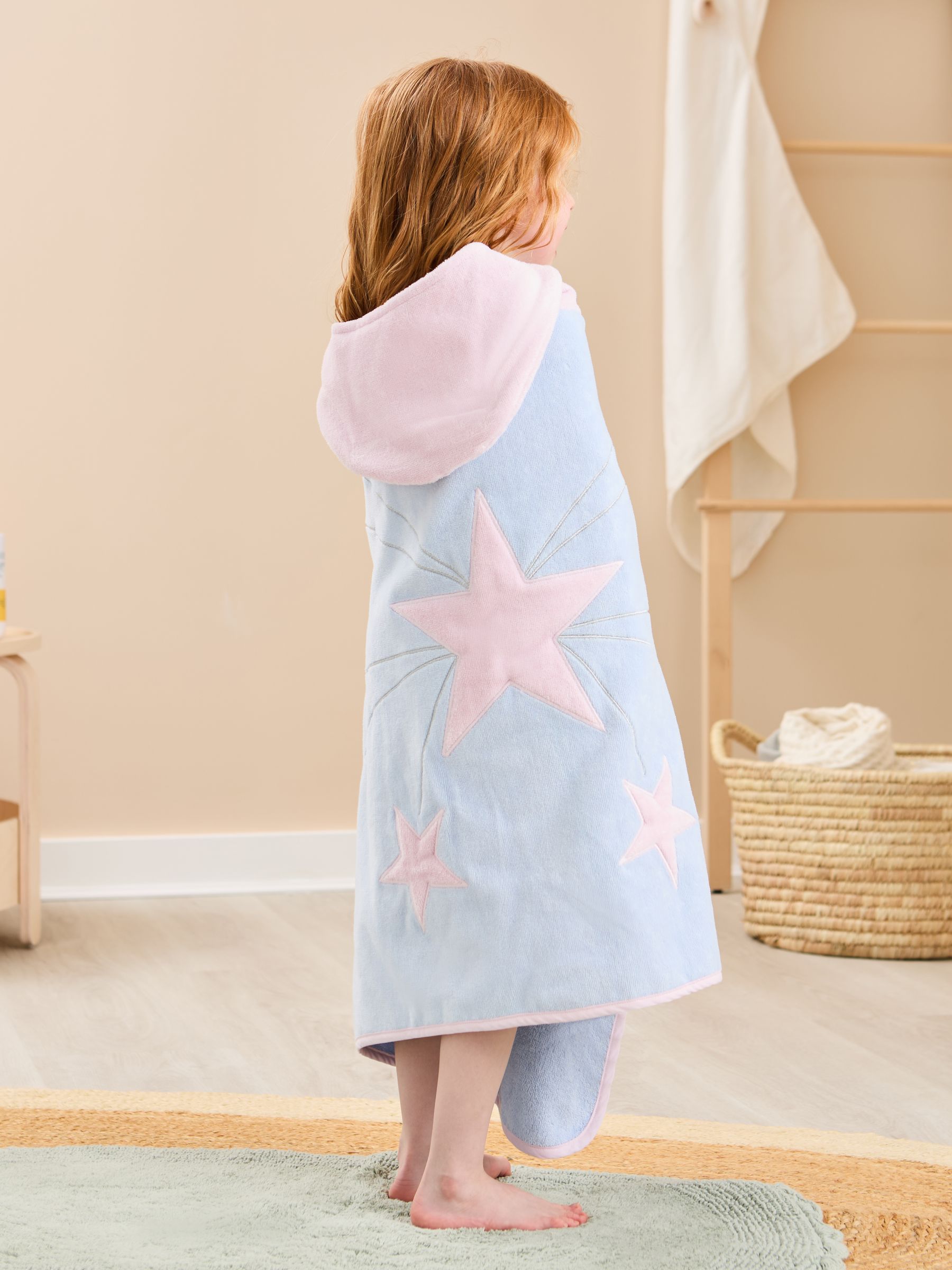 Large Hooded Towel - Image 2 of 7