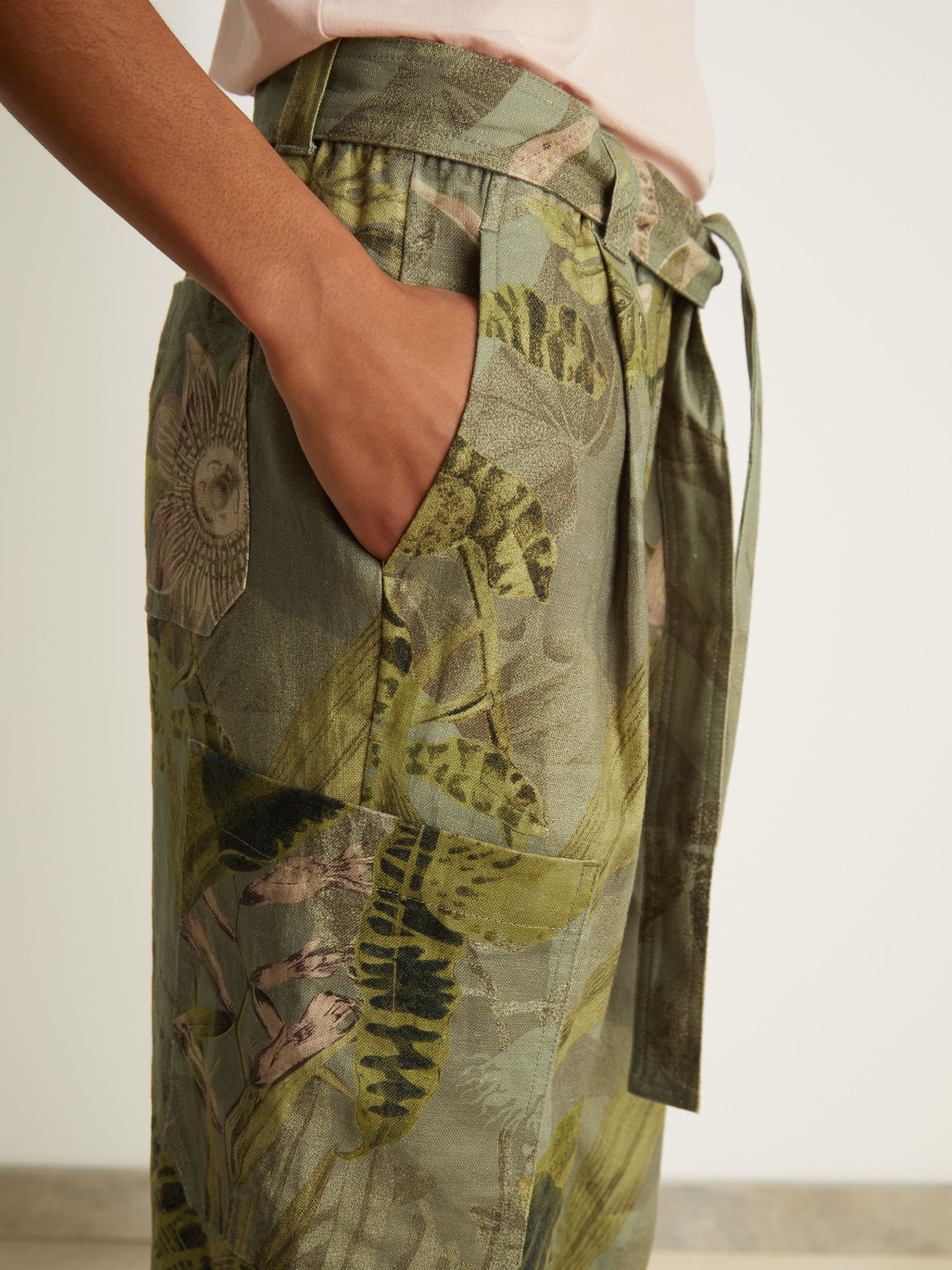 Reiss | NYBG Linen Floral Tapered Trousers in Khaki - Image 4 of 6