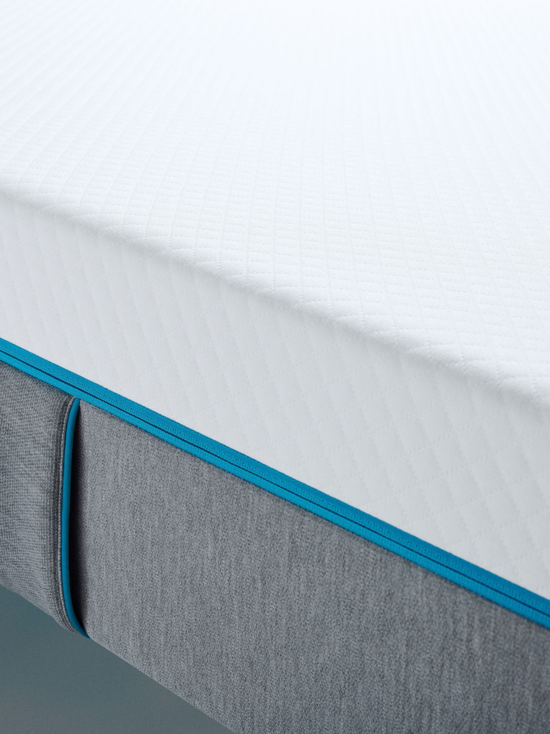 Simba White Hybrid® Inter White Mattress - Image 5 of 6