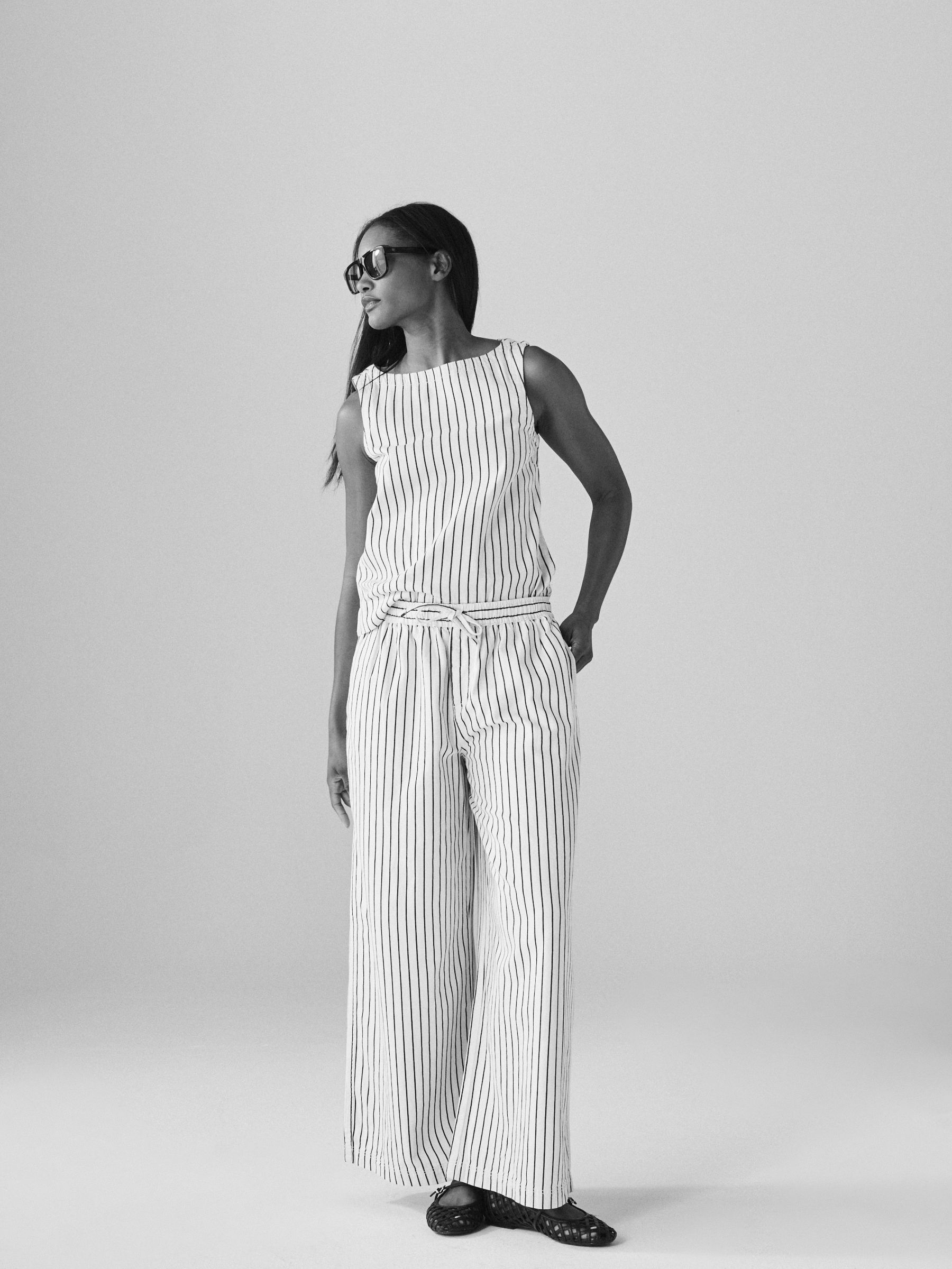 2 Pack Pull On Wide Leg Lightweight Jeans - Image 3 of 11