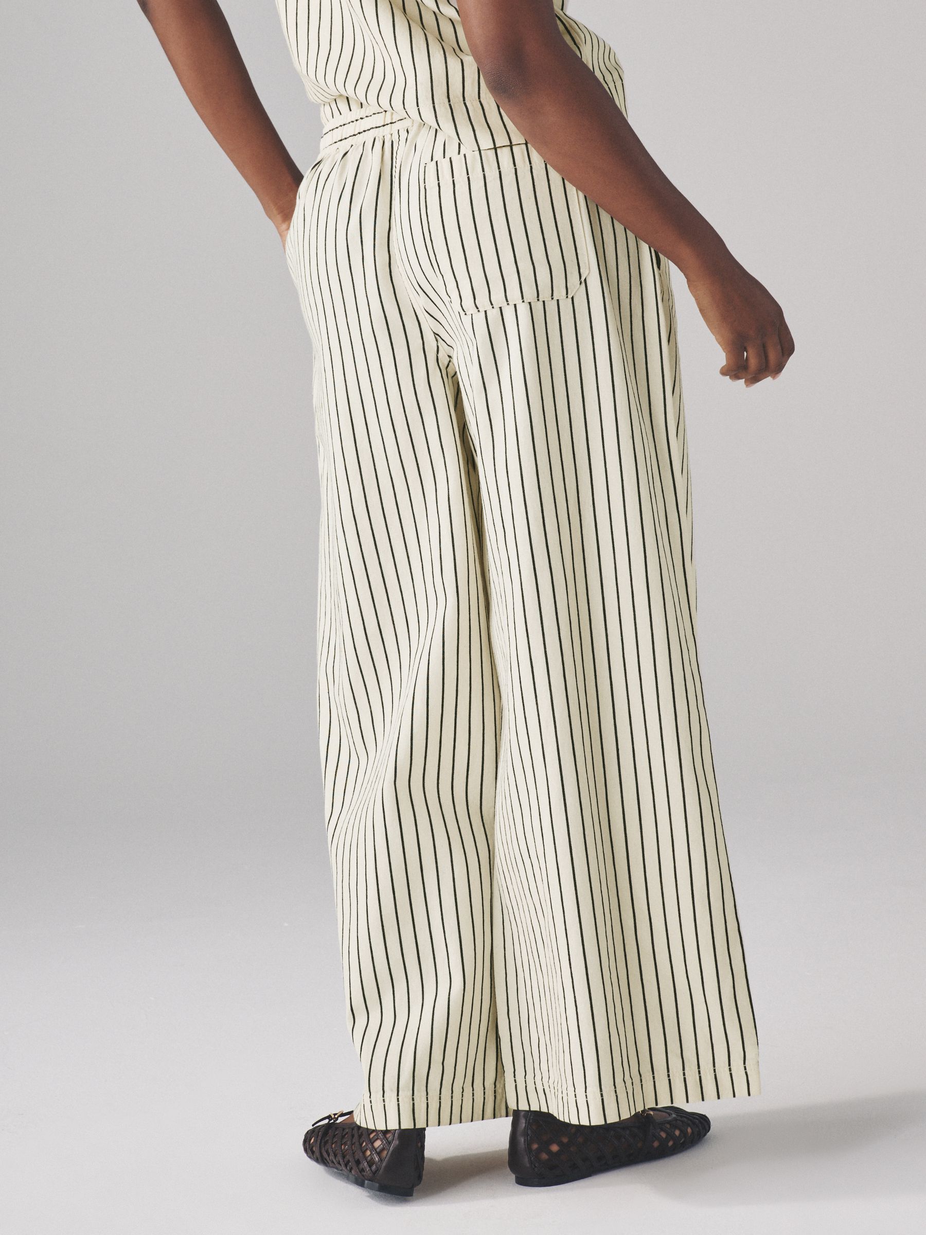 2 Pack Pull On Wide Leg Lightweight Jeans - Image 5 of 11
