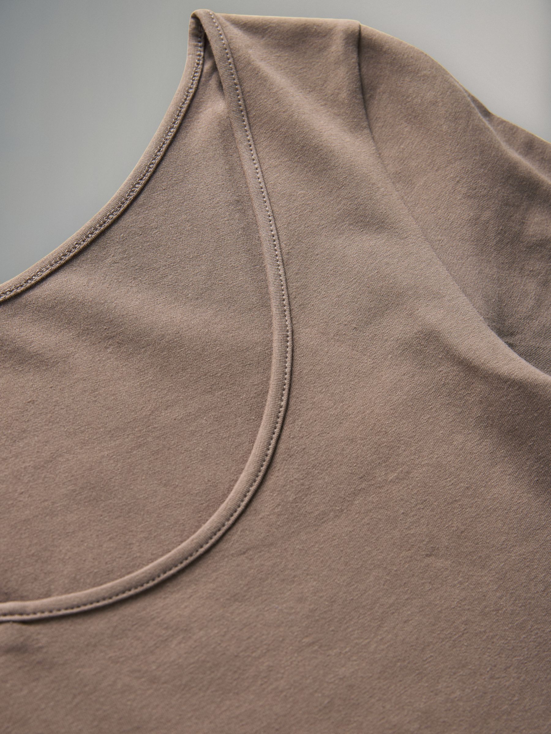 Cream/Taupe Brown/Light Green/Khaki/Black - 5 Pack Scoop Back Fittted Short Sleeve T-Shirts - Image 7 of 8