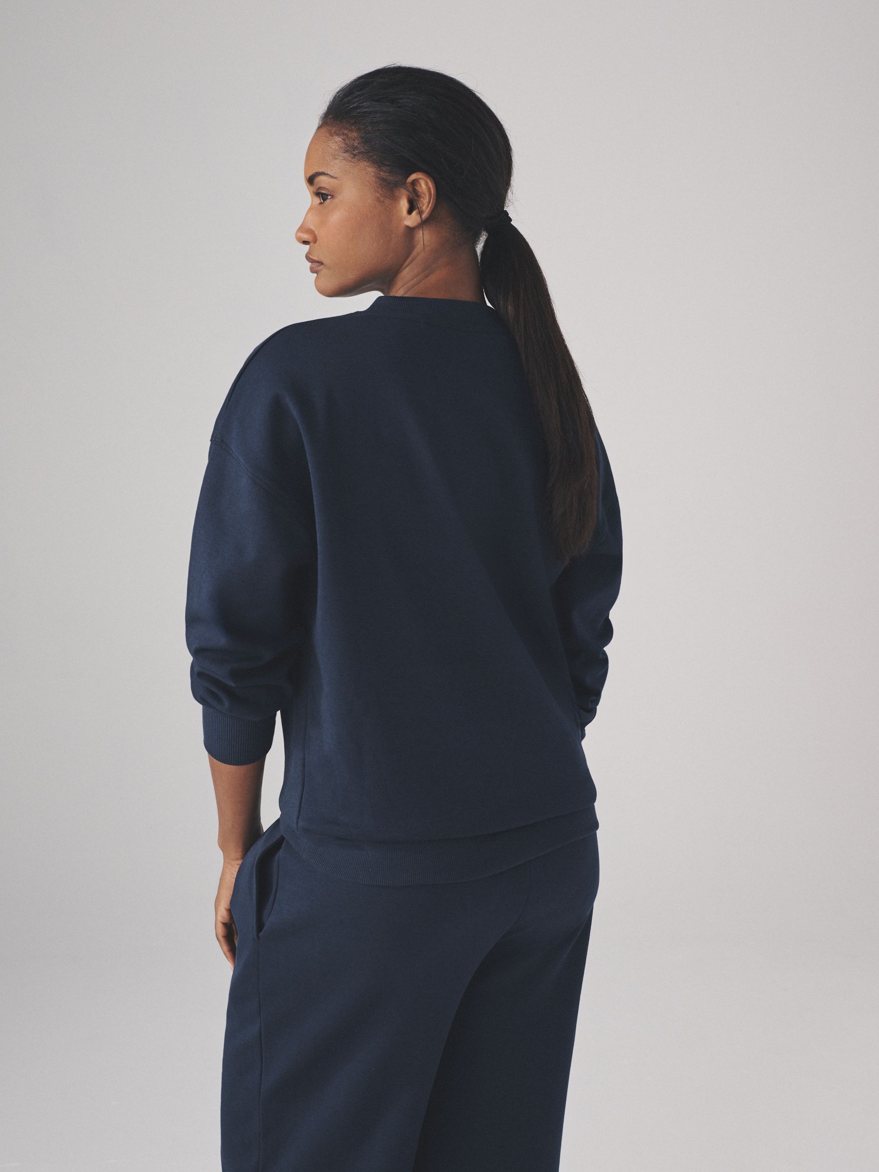 2 Pack Heavyweight Premium V-Neck Sweatshirt - Image 3 of 9