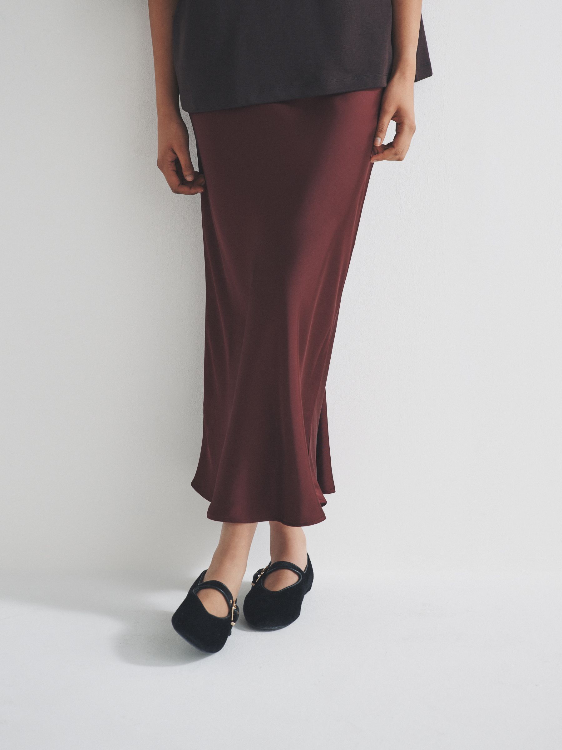 2 Pack Satin Midi Skirts - Image 4 of 10