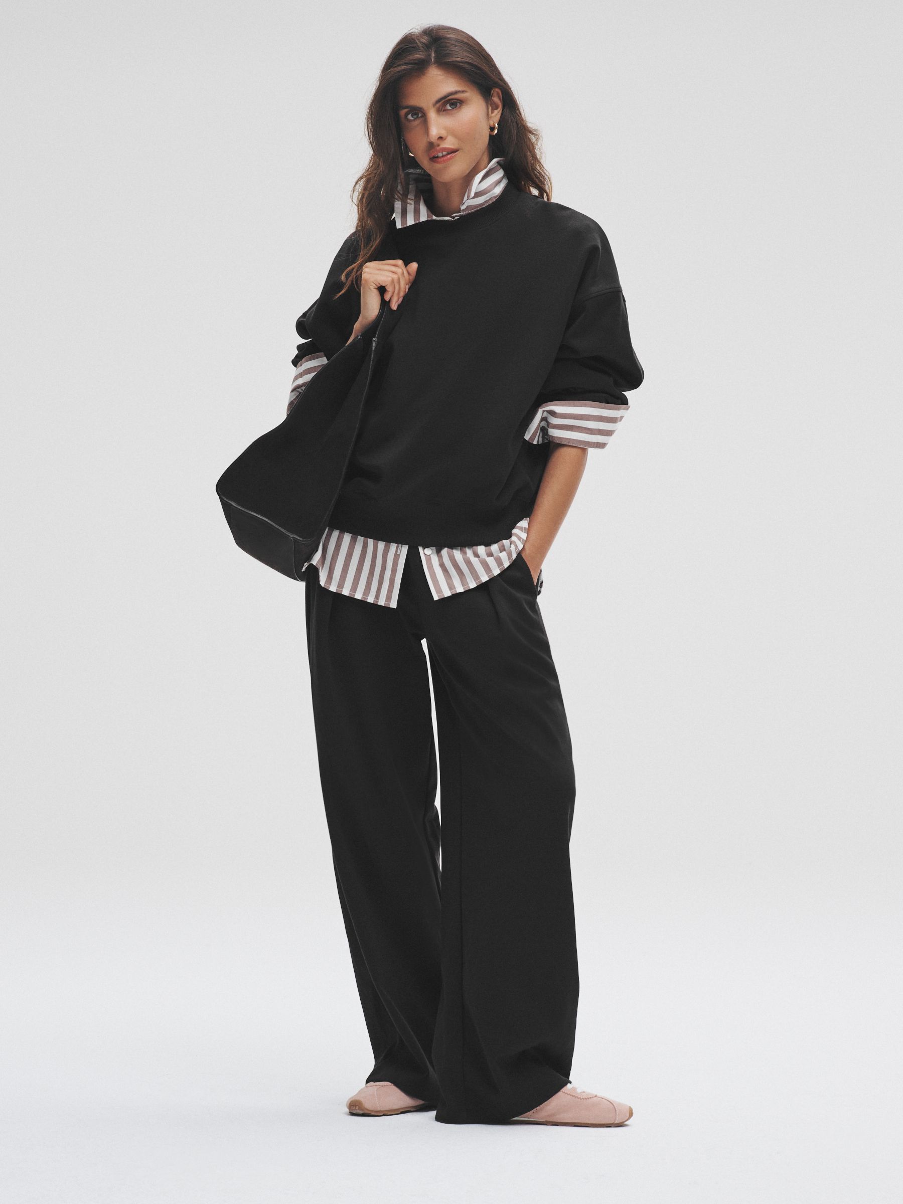 2 Pack Heavyweight Premium Crew Neck Sweatshirt - Image 3 of 11