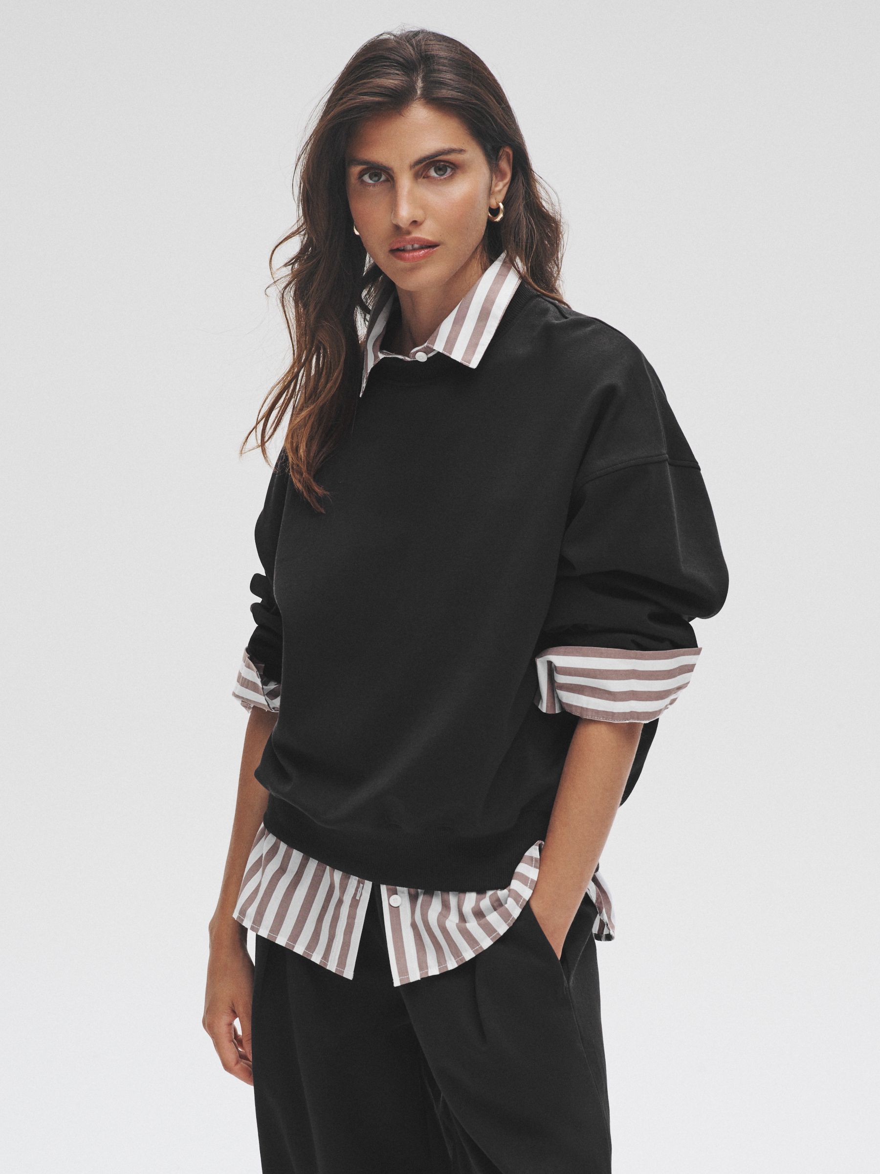 2 Pack Heavyweight Premium Crew Neck Sweatshirt - Image 4 of 11