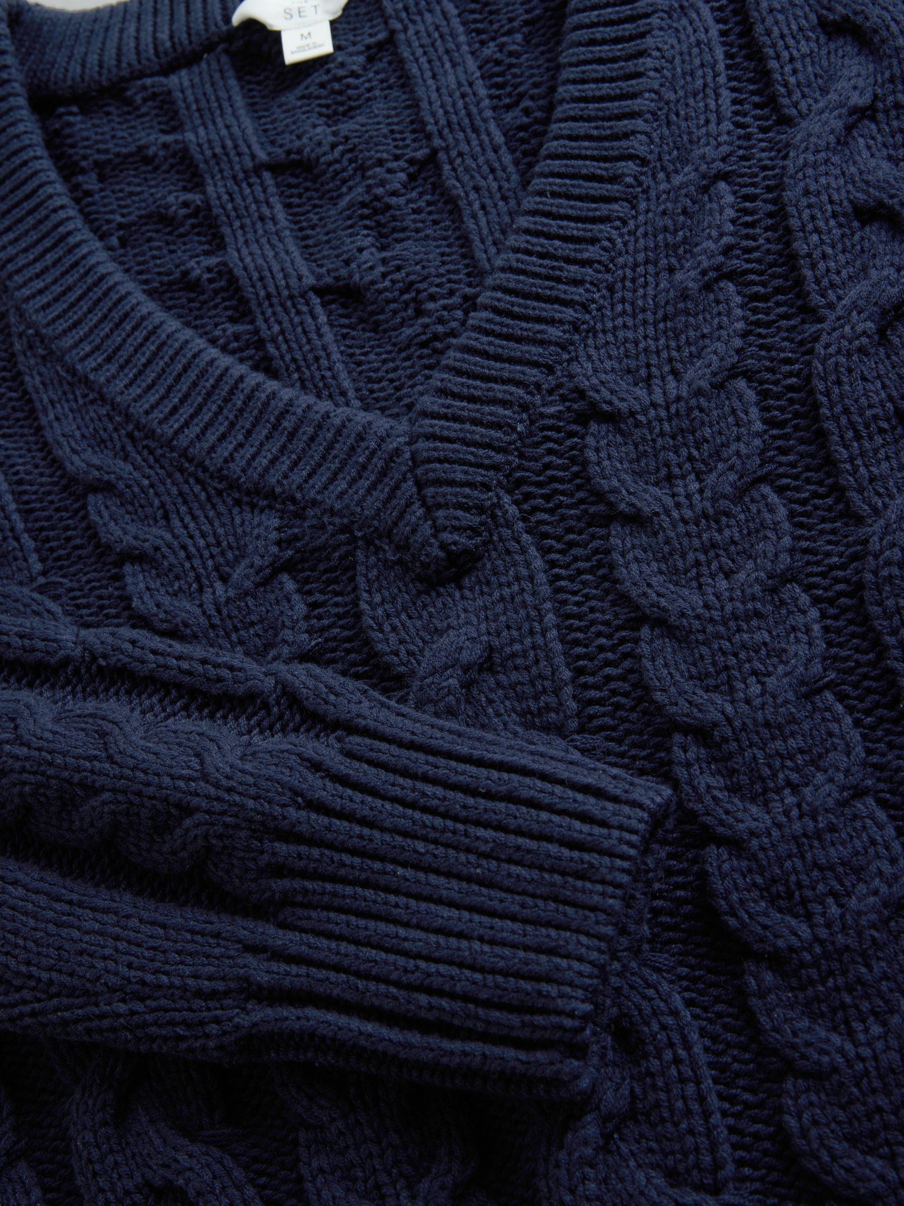 Navy Blue/Cream 2 Pack Cable Knitted V-Neck Jumpers - Image 4 of 5