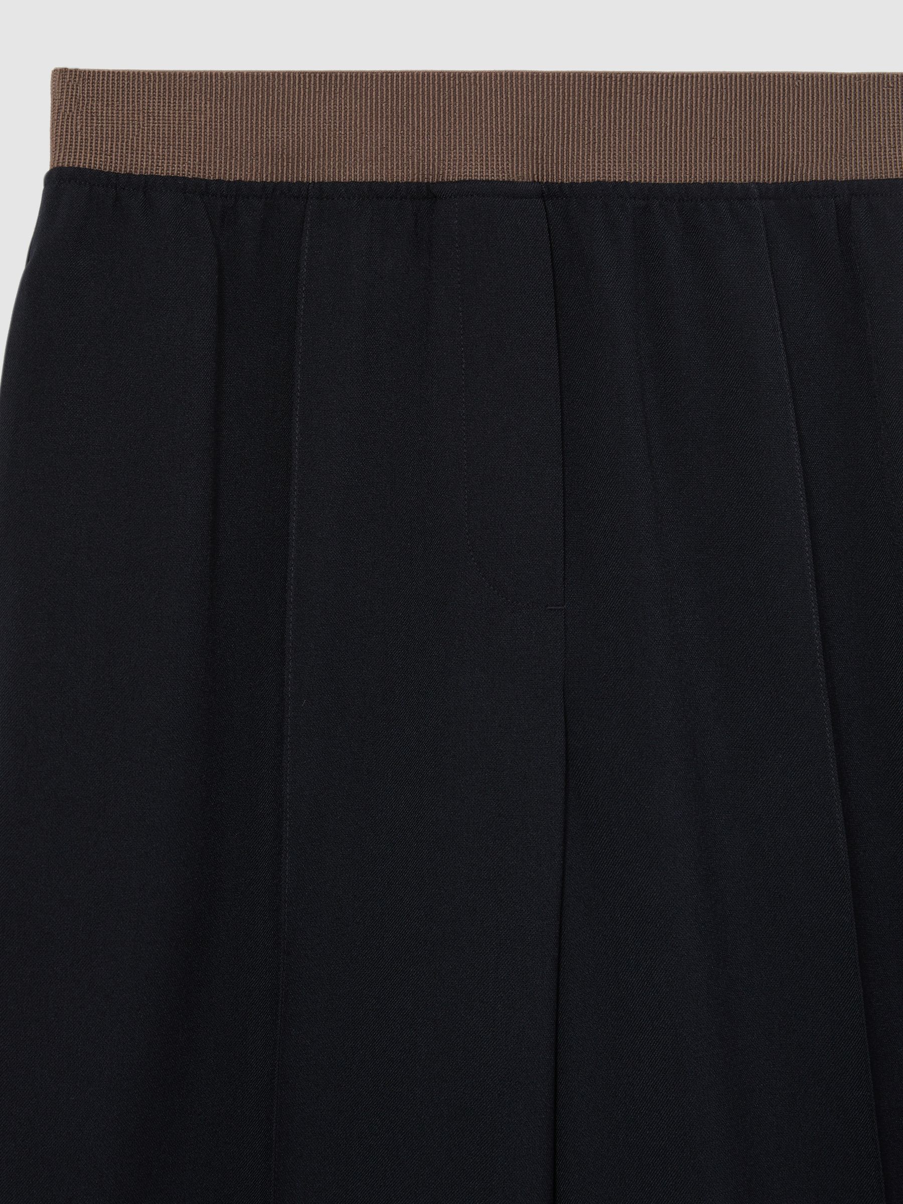 Wide-Leg Elasticated-Waist Trousers in Navy - Image 6 of 6