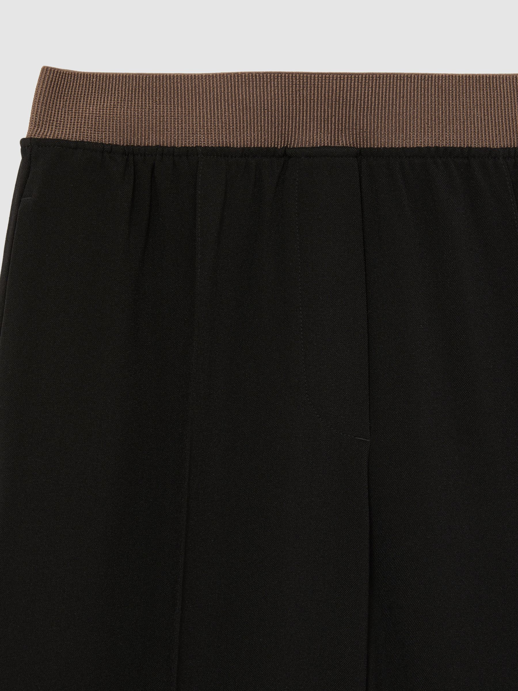 Petite Wide-Leg Elasticated-Waist Trousers in Black - Image 7 of 8