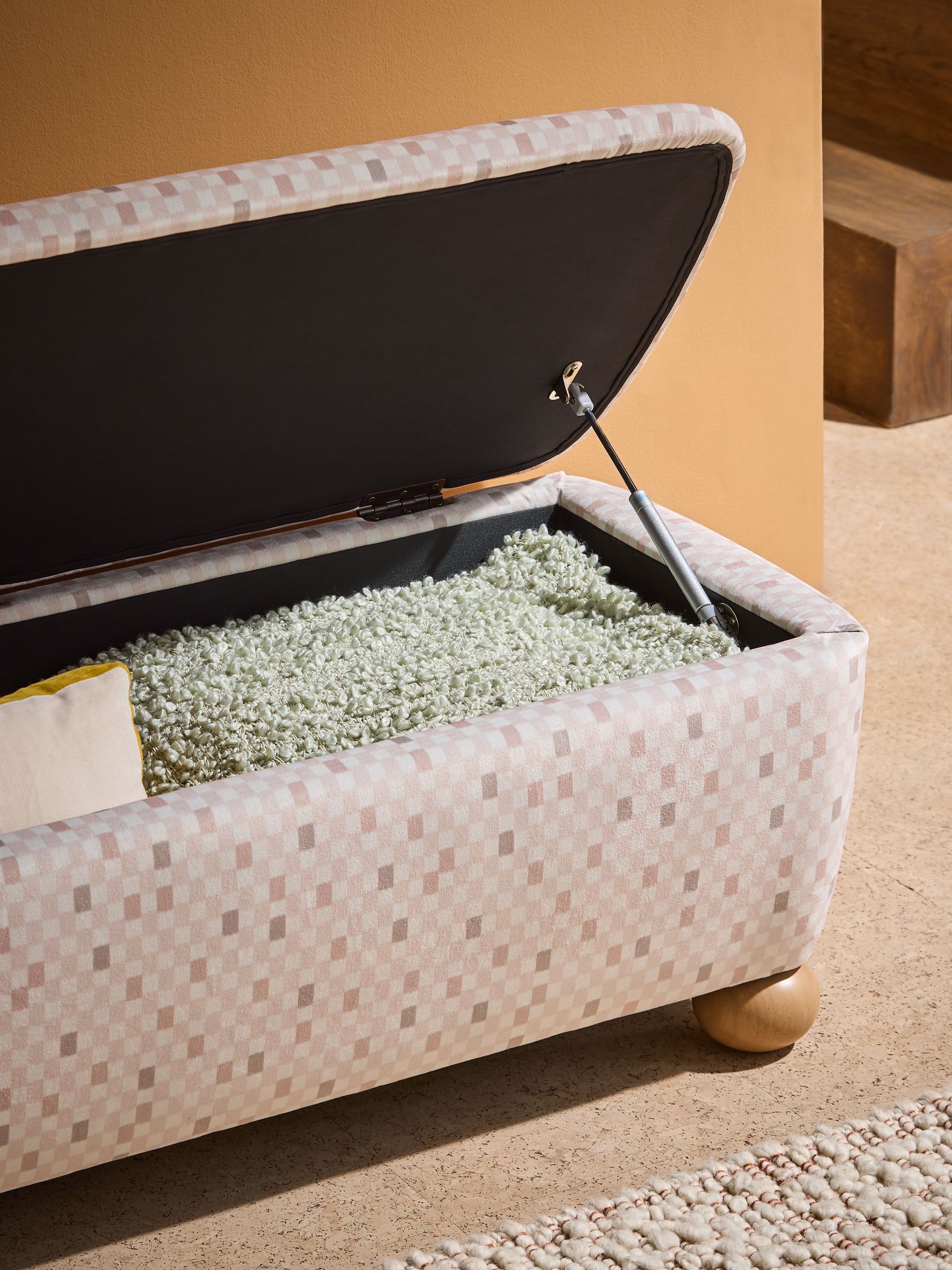 Ellio Storage Ottoman Bench in Nude Checked Velvet - Image 3 of 6