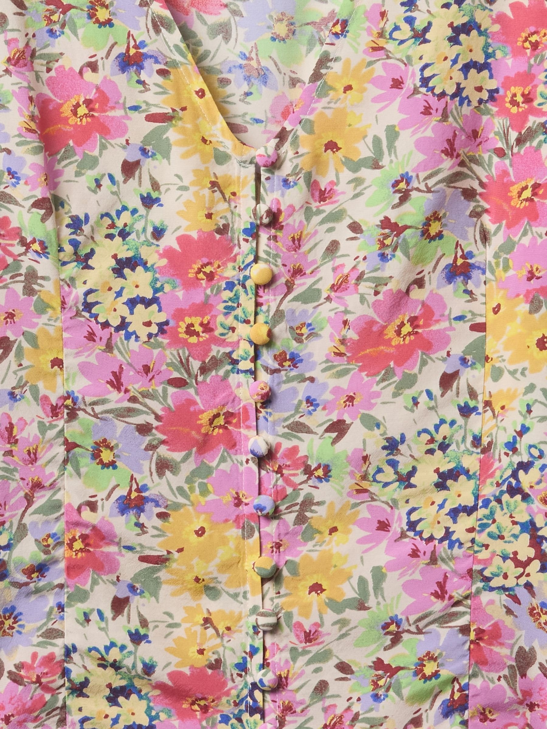 White Floral Crepe Flutter-Sleeve Top - Image 5 of 5