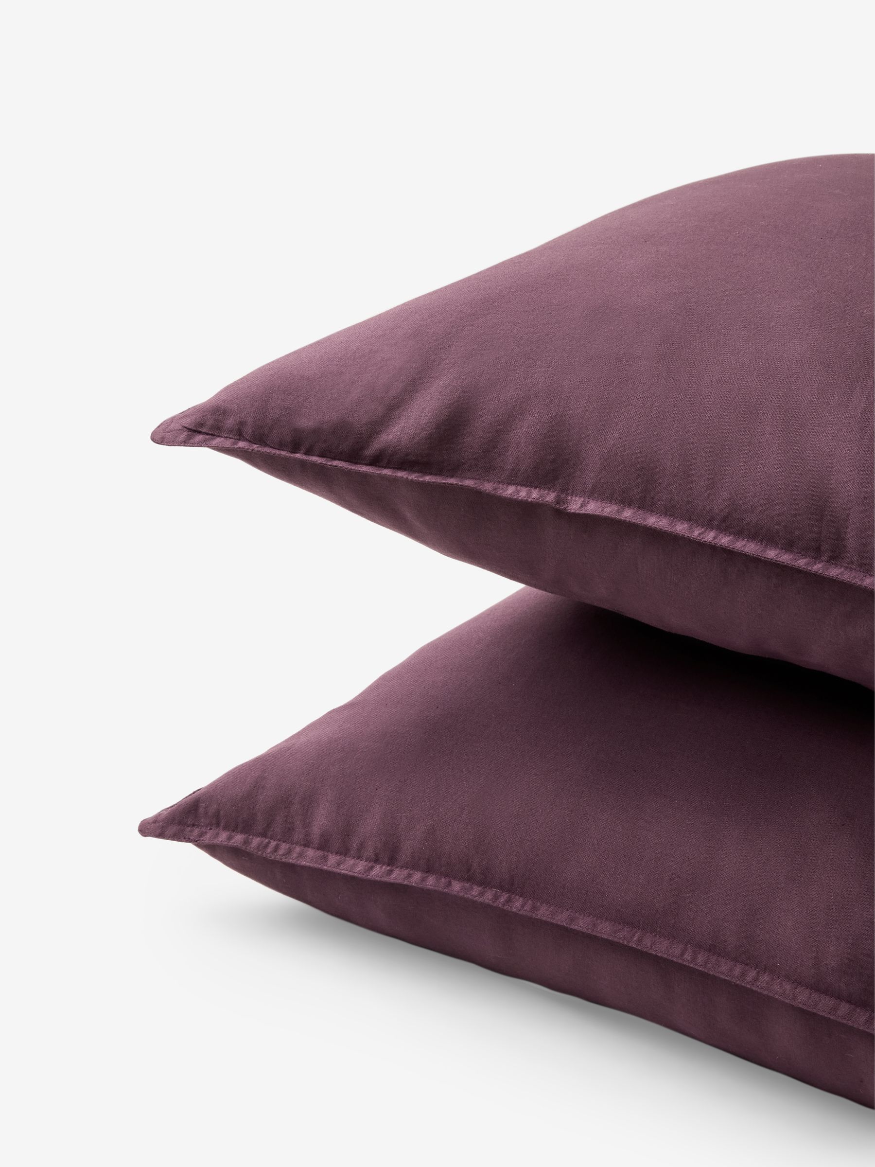 Set of 2 Cosy Washed Cotton Pillowcases in Aubergine Purple - Image 3 of 3