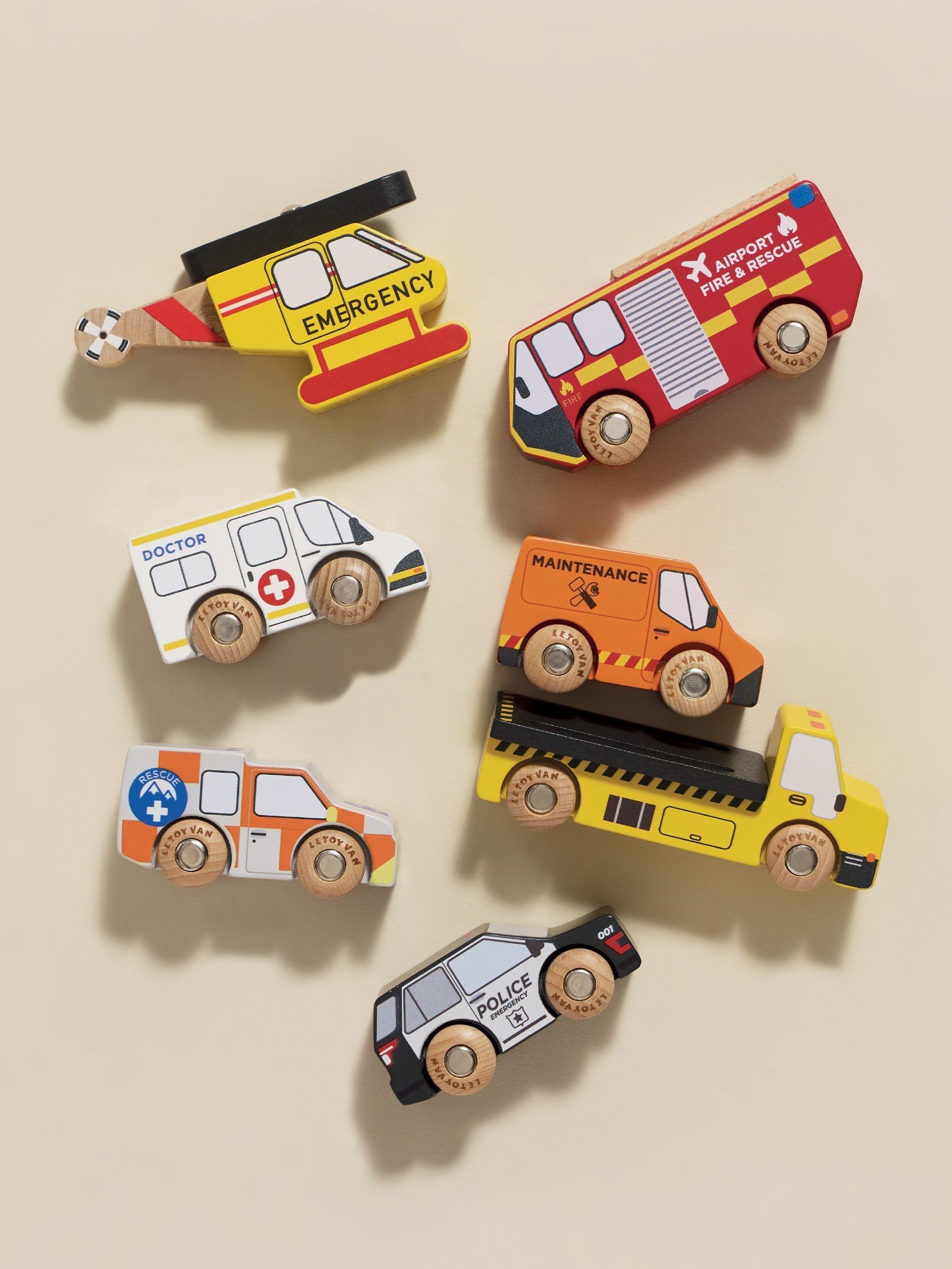 Le Toy Van Emergency Helicopter and Rescue Cars Set - Image 2 of 4 Le Toy Van Emergency Helicopter and Rescue Cars Set - Image 2 of 4