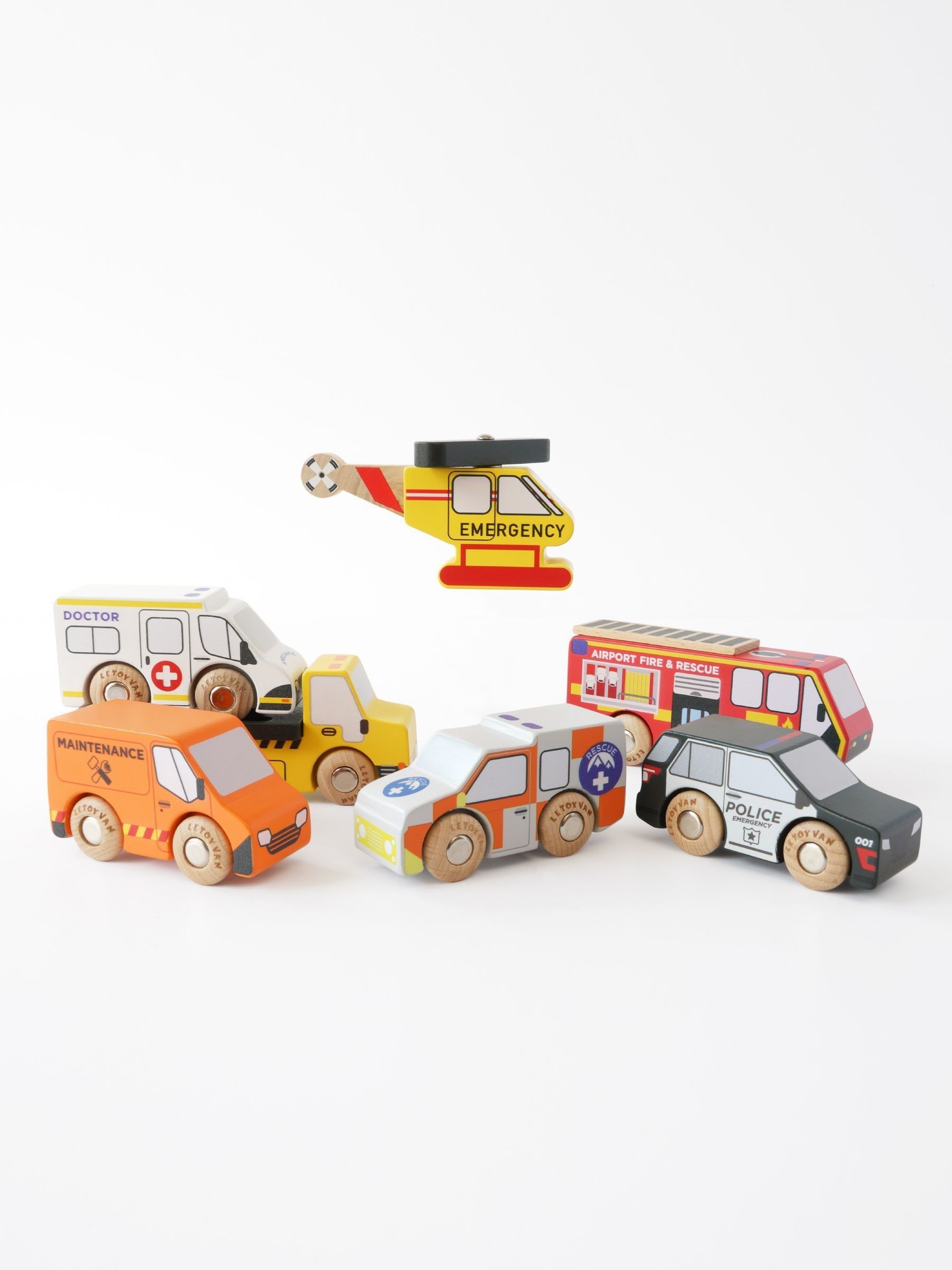 Le Toy Van Emergency Helicopter and Rescue Cars Set - Image 4 of 4 Le Toy Van Emergency Helicopter and Rescue Cars Set - Image 4 of 4