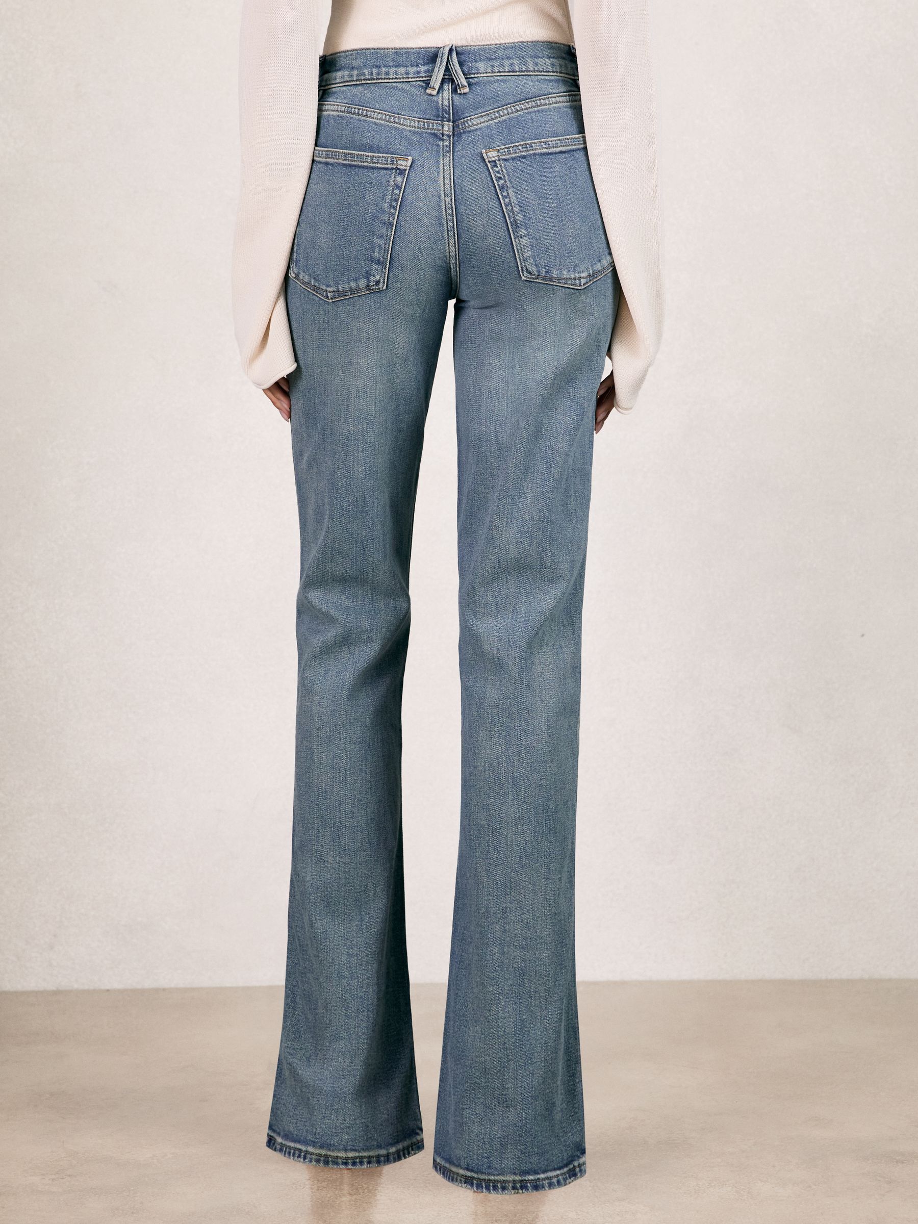 Good American Bootcut Jeans in Indigo Blue - Image 4 of 5