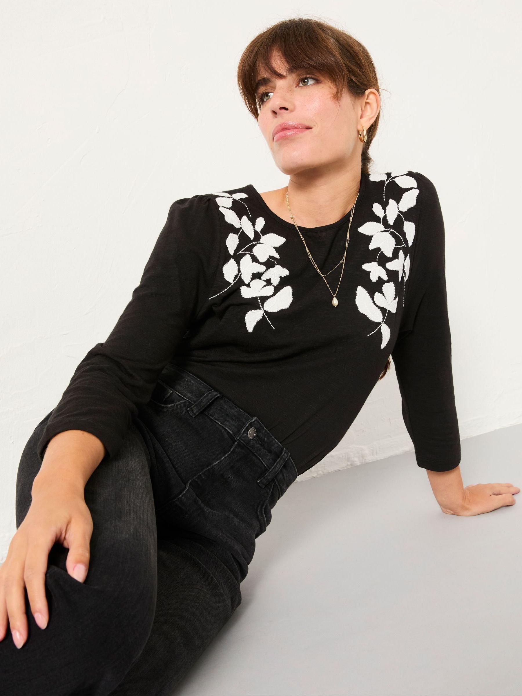 Ria Black Applique Detail Top - Image 4 of 5