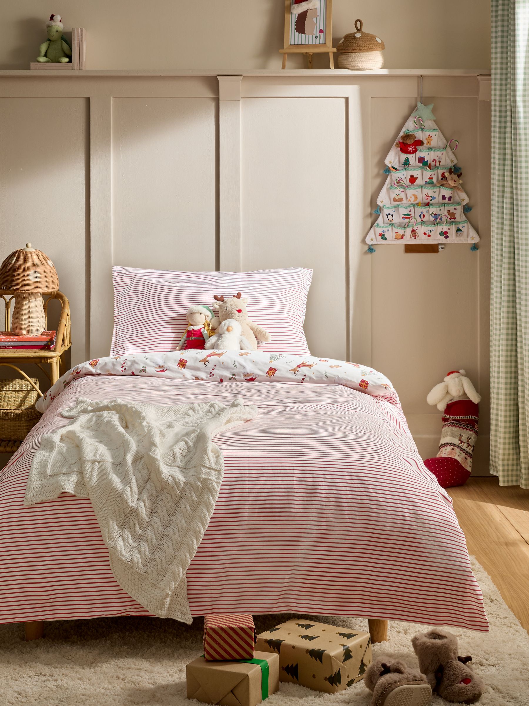 Father Christmas and Friends 100% Cotton Duvet Cover and Pillowcase Set - Image 2 of 5
