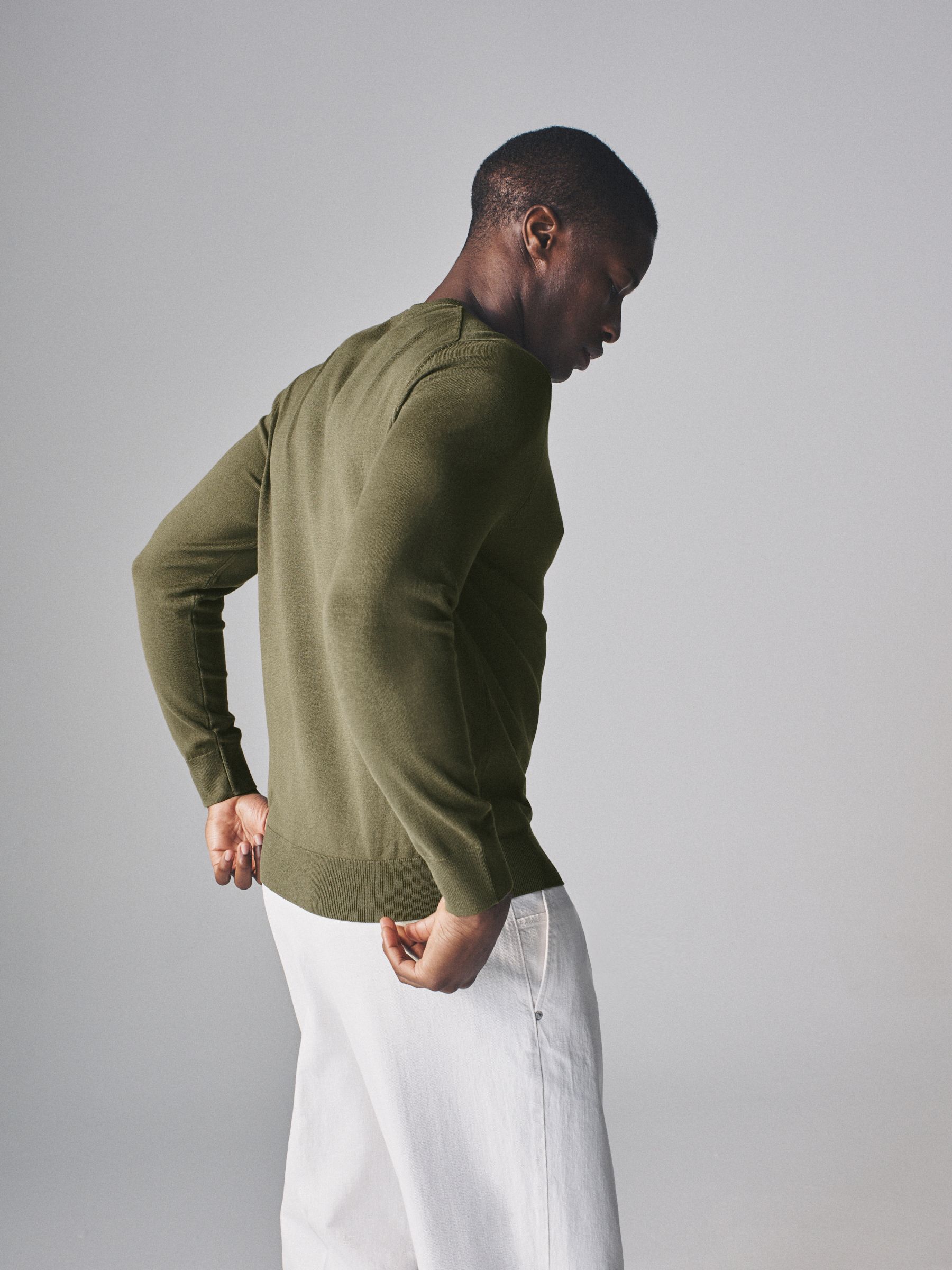 4 Pack Long Sleeve Knitted Crew Jumpers - Image 7 of 14