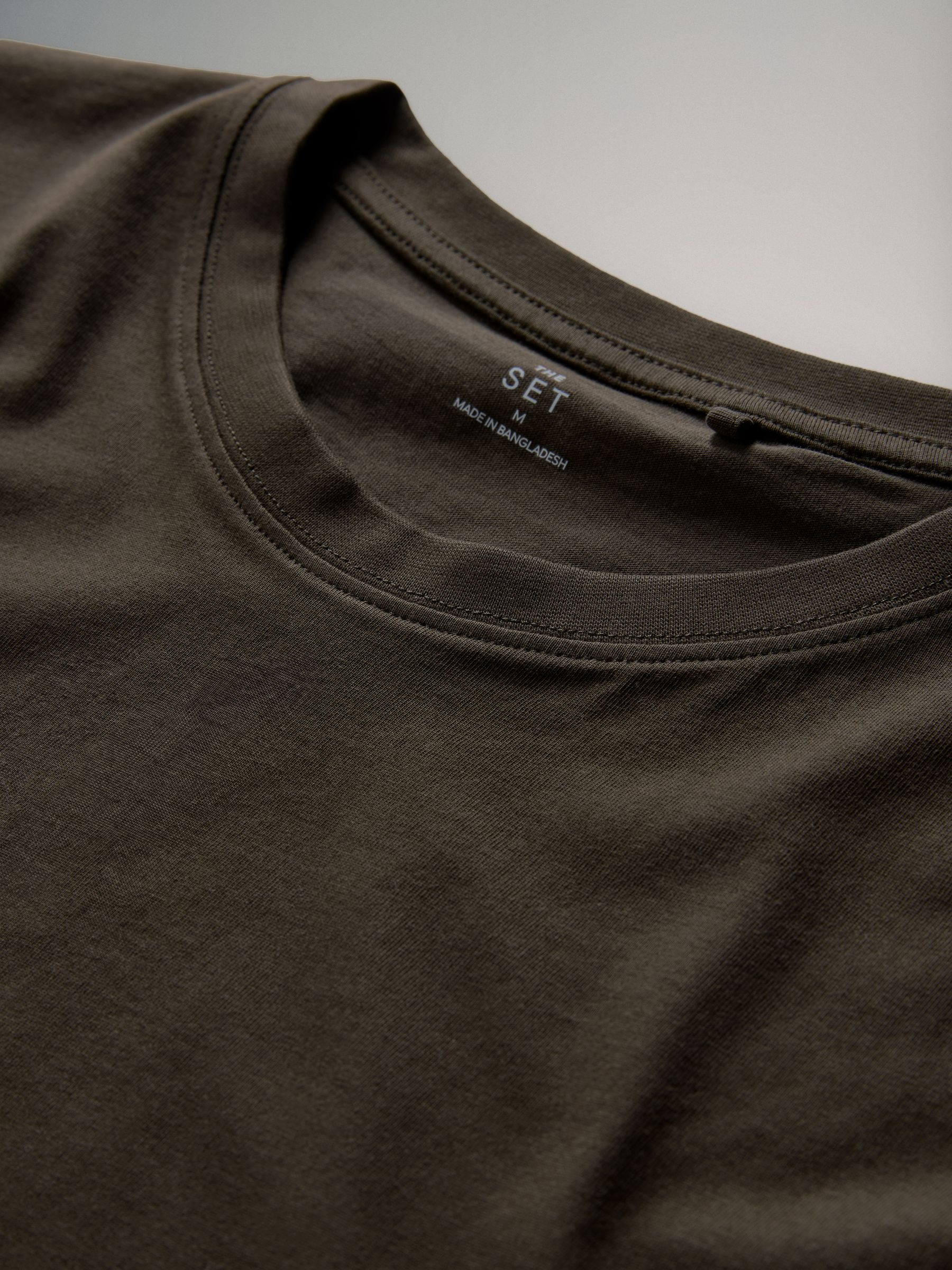 Black/Green/Red/White 7 Pack Regular Short Sleeve Cotton T-Shirts - Image 6 of 6 Black/Green/Red/White 7 Pack Regular Short Sleeve Cotton T-Shirts - Image 6 of 6