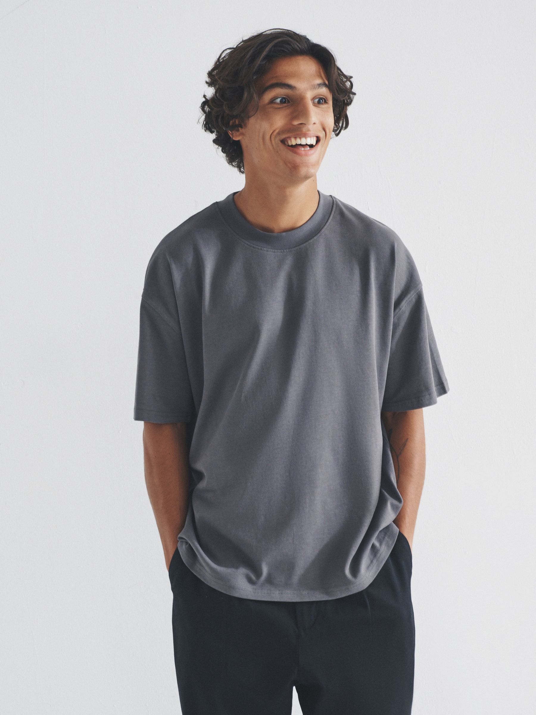 4 Pack Oversized Short Sleeve Heavyweight Cotton T-Shirts - Image 3 of 6