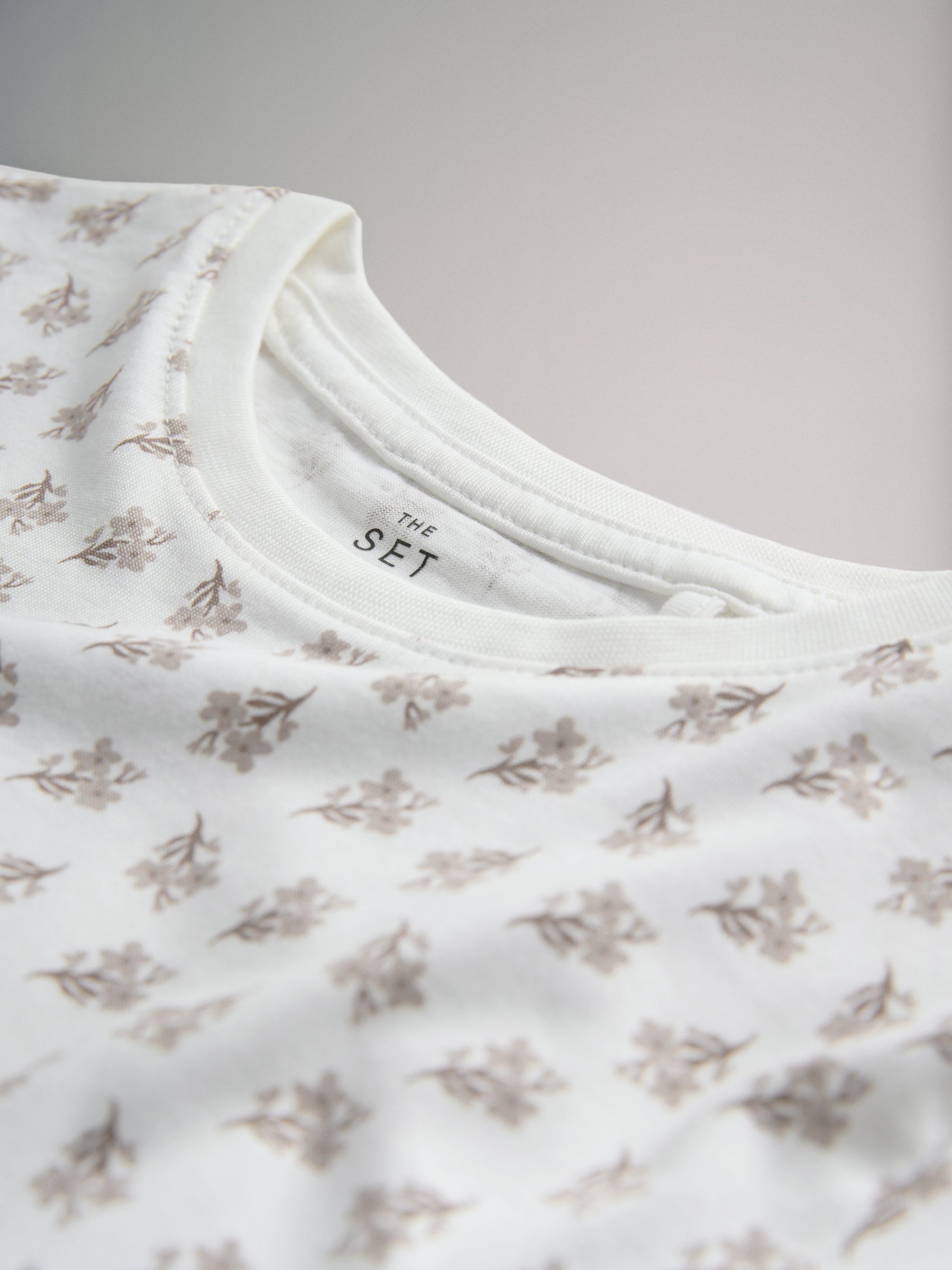 Brown/Red/Pink/White - 5 Pack Regular Short Sleeve Cotton T-Shirts - Image 7 of 8