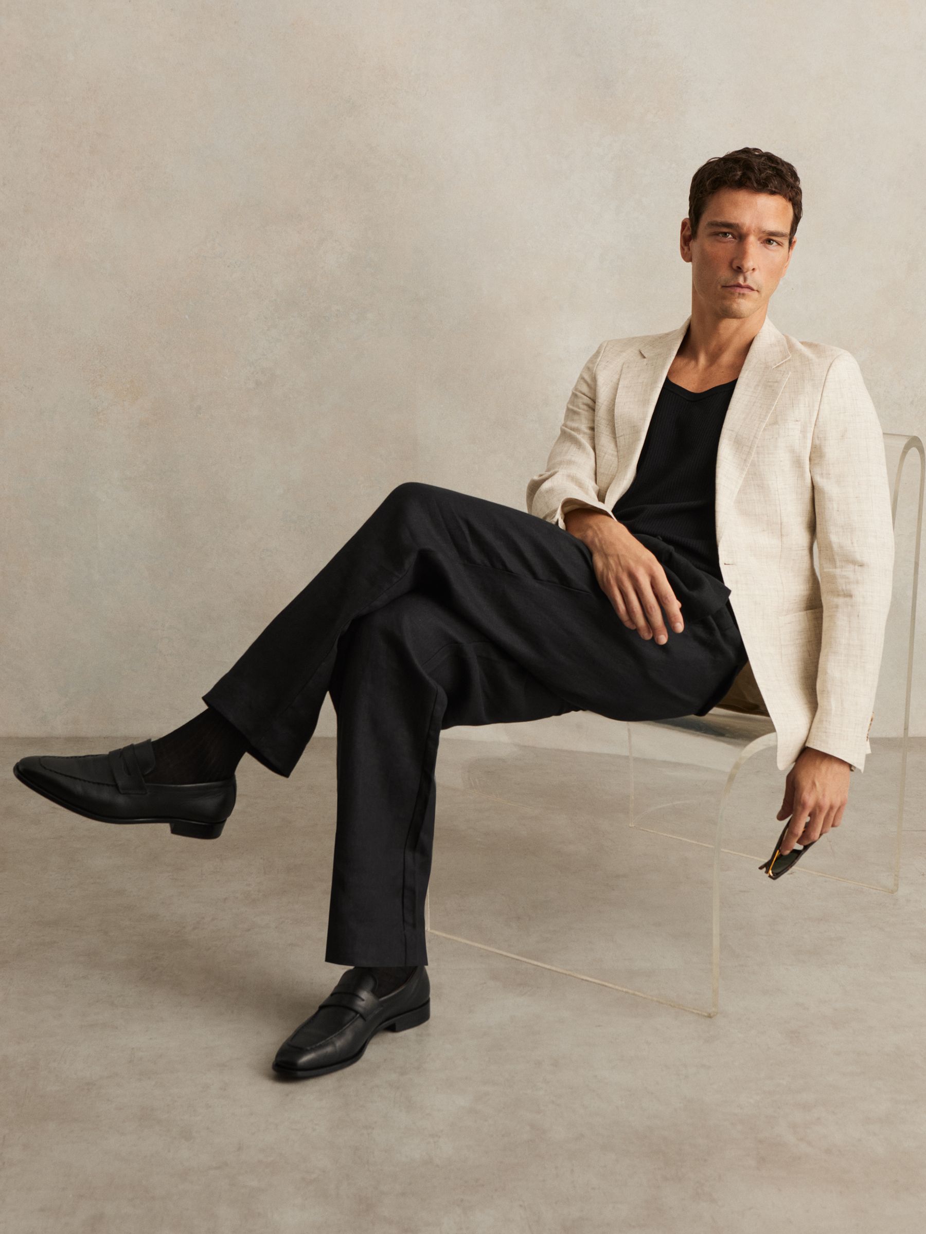 Linen Drawstring Relaxed-Fit Trousers in Black - Image 6 of 7