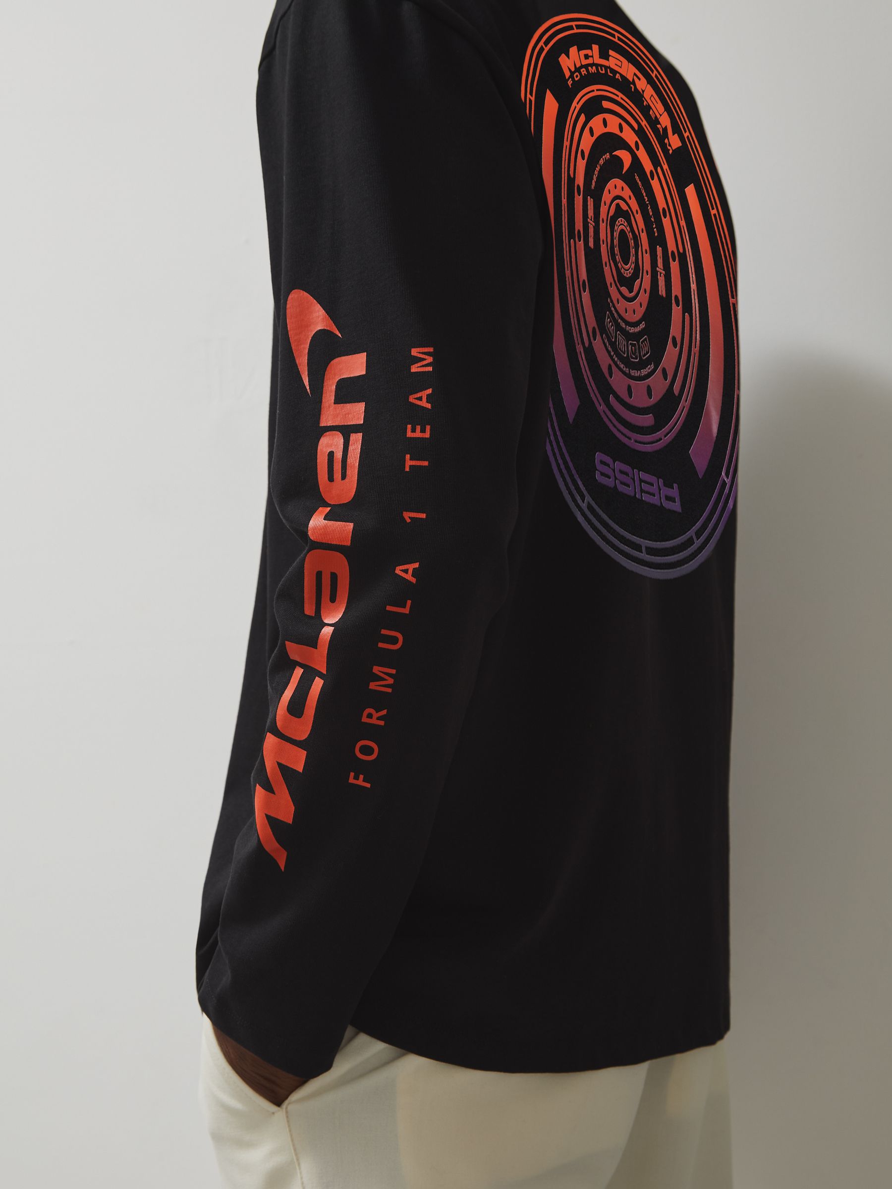 Unisex Fit McLaren F1 Team Tyre-Print T-Shirt in Black - Image 5 of 8