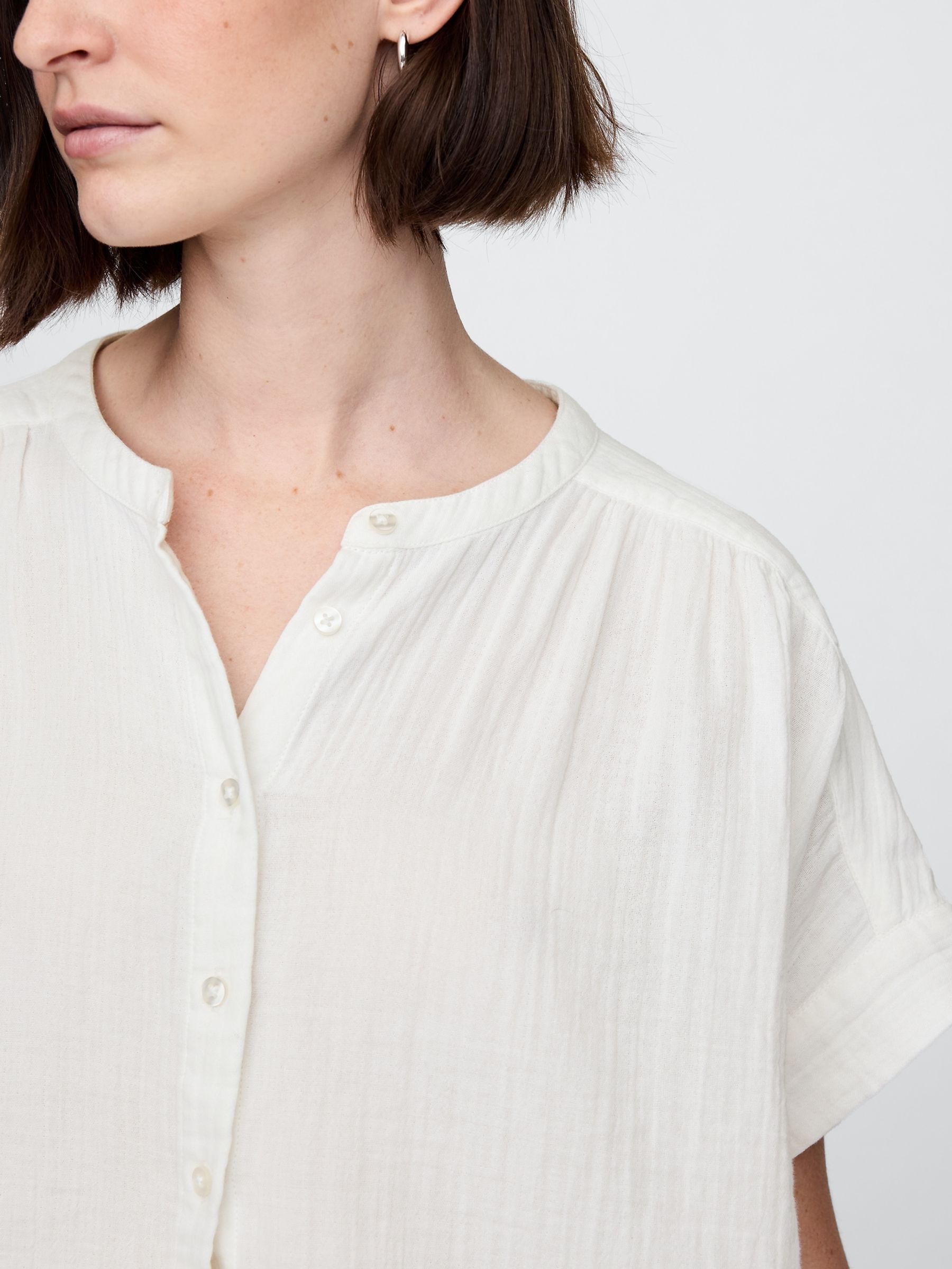 White Crinkle Gauze Dolman Short Sleeve Shirt - Image 4 of 5