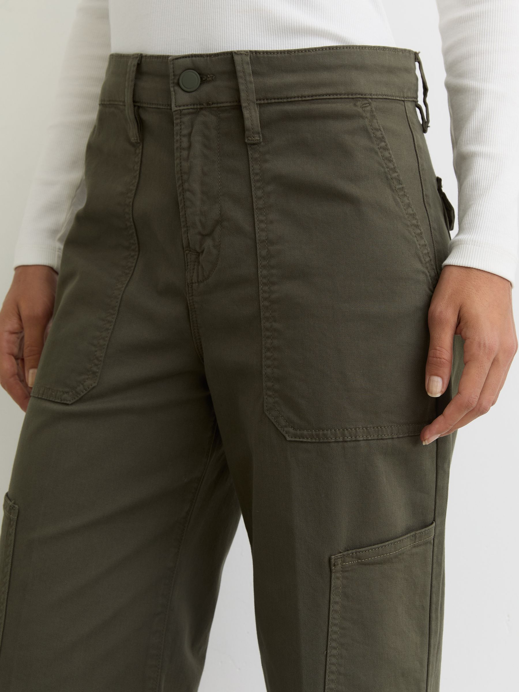 Good American Cropped Cargo Trousers in Khaki - Image 3 of 5