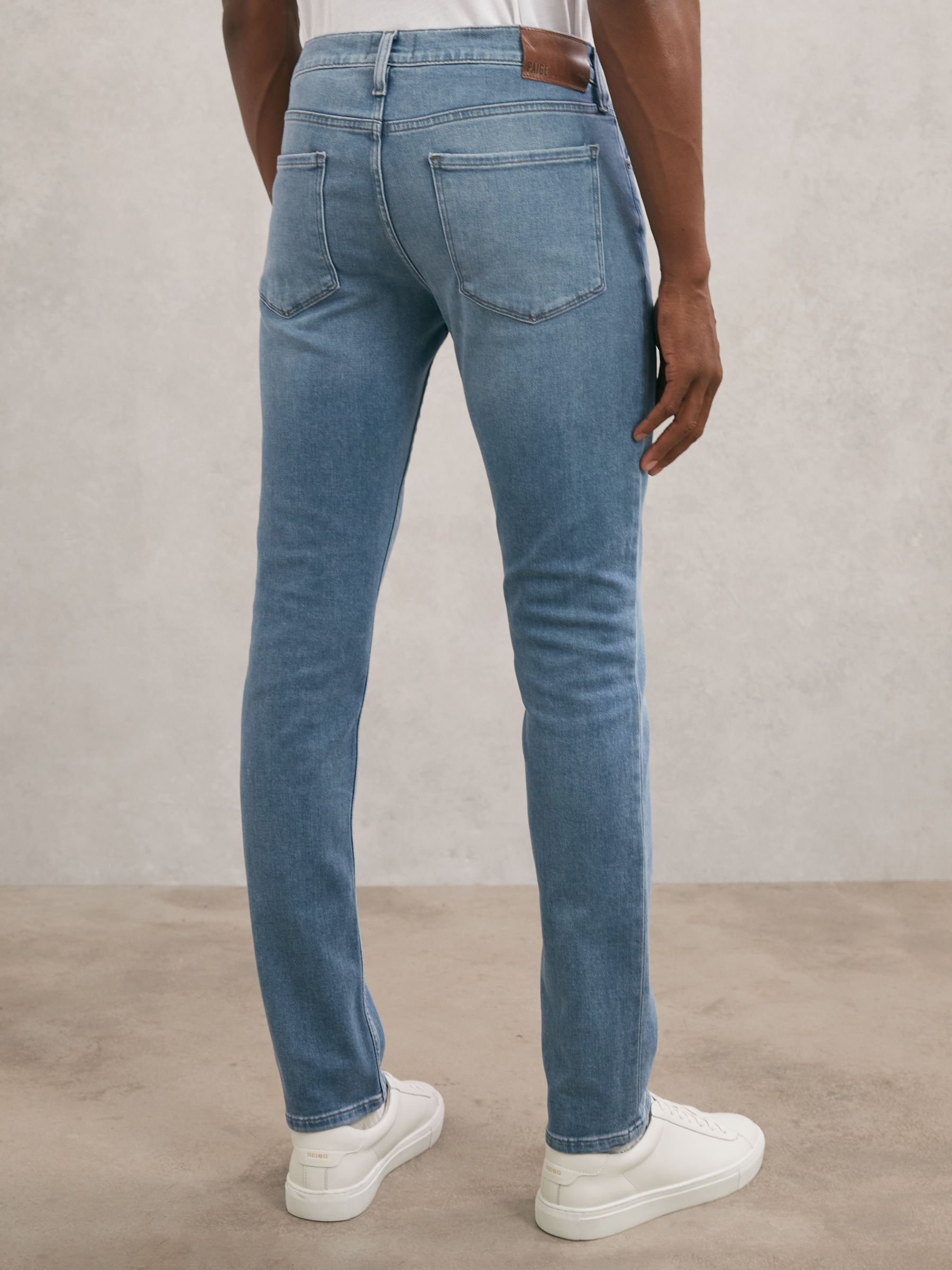 Paige Slim-Fit Stretch Jeans in Kenney Blau - Bild 4 von 5