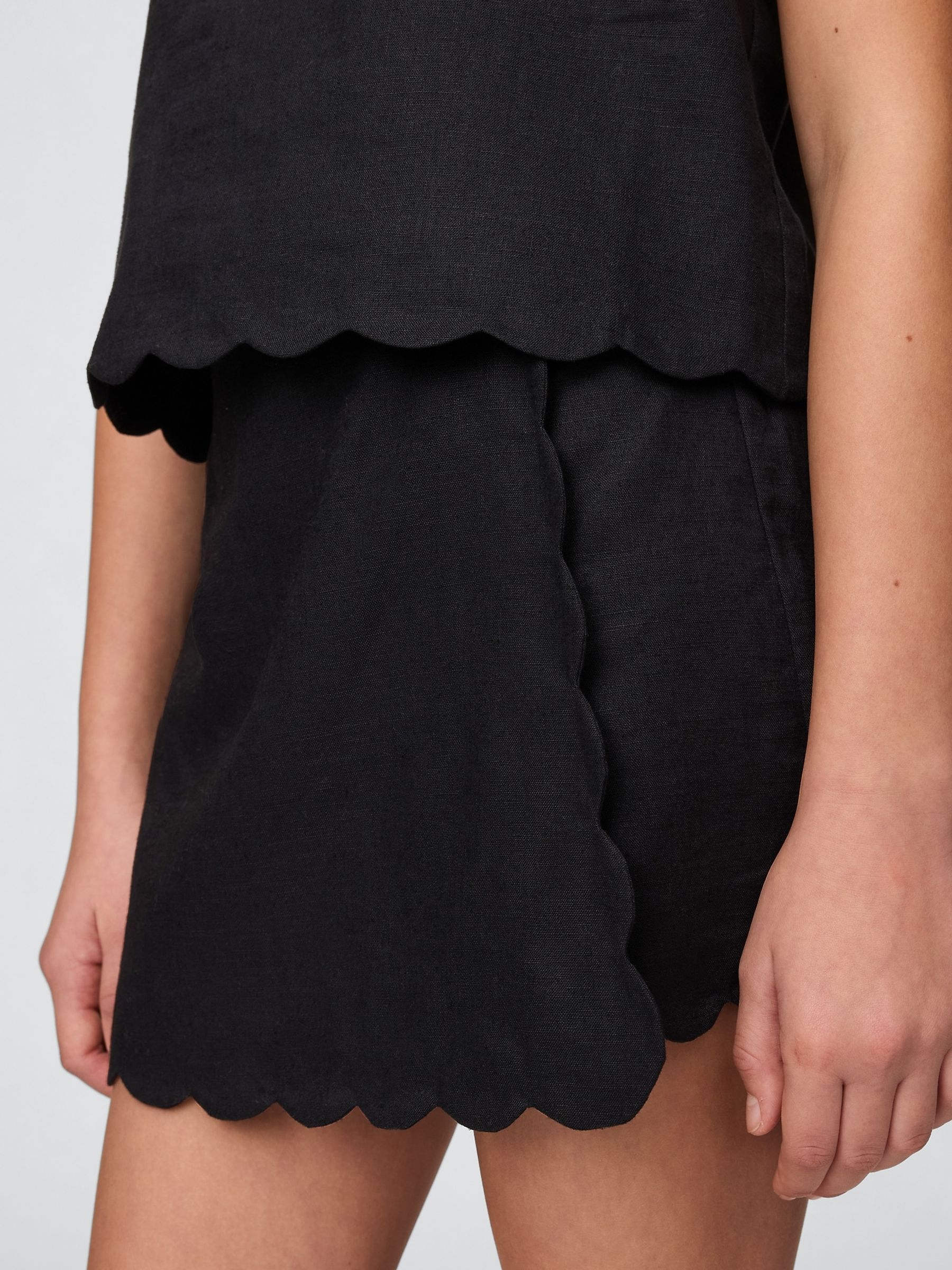 Black Linen-Cotton Scalloped Wrap Skort (4-13yrs) - Image 3 of 4