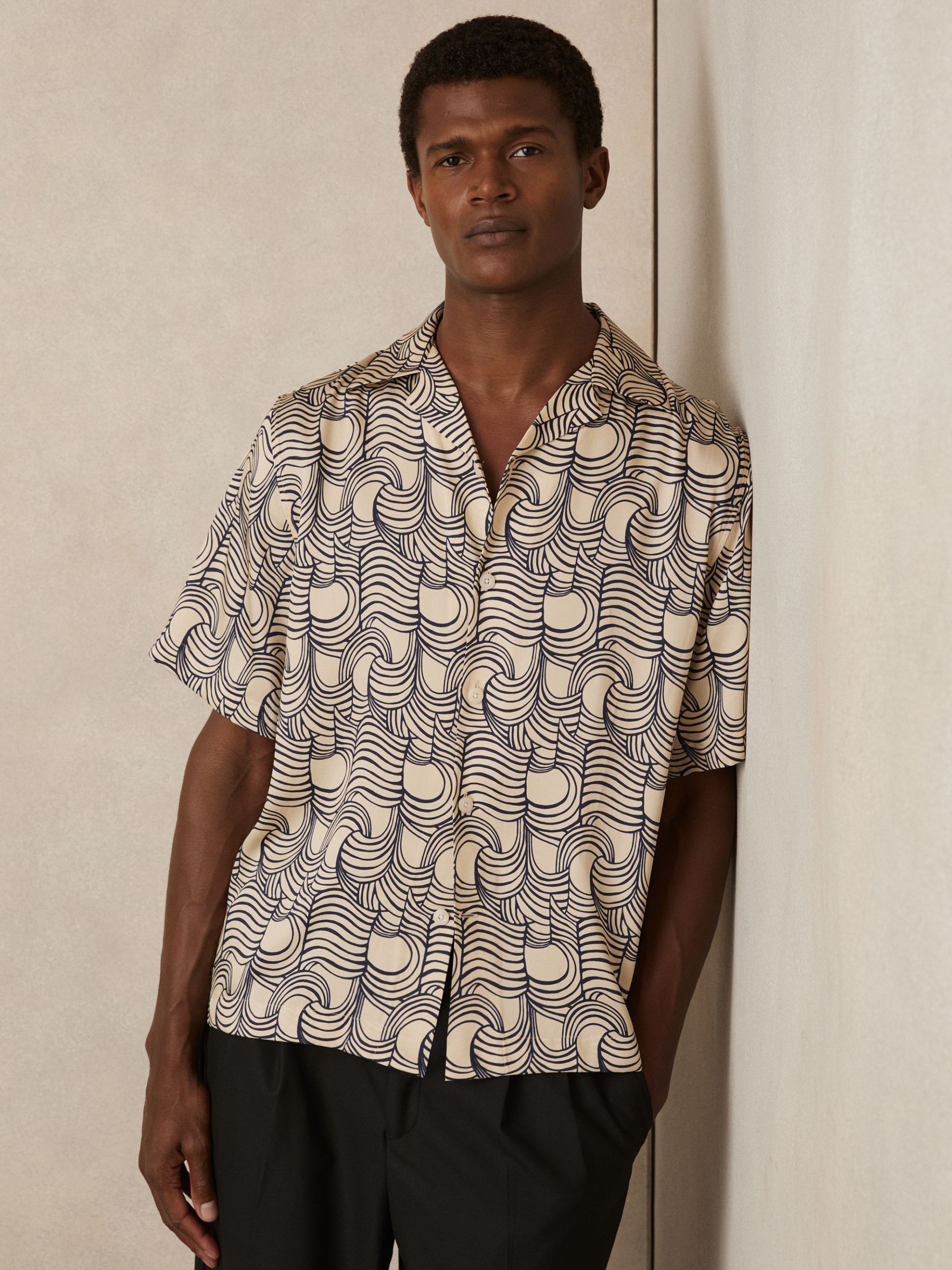Wave Print Cuban Collar Shirt in Off White/Navy - Image 3 of 6