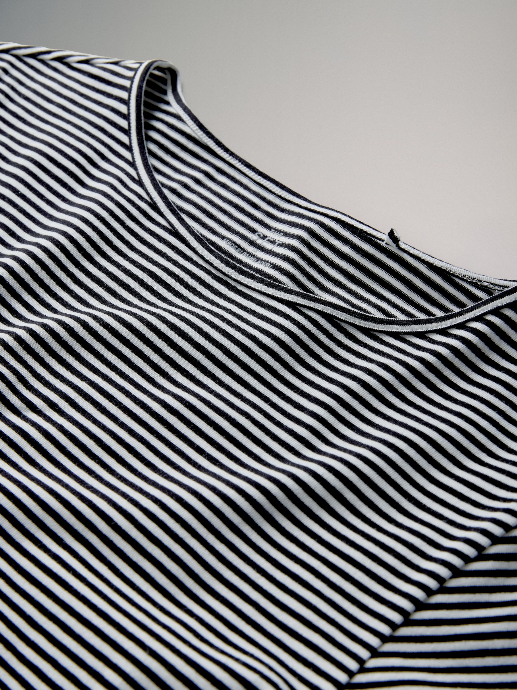 White/Black/Charcoal/Grey Marl/Stripe - 5 Pack Short Sleeve Fitted Crew Neck T-Shirts - Image 7 of 7 White/Black/Charcoal/Grey Marl/Stripe - 5 Pack Short Sleeve Fitted Crew Neck T-Shirts - Image 7 of 7