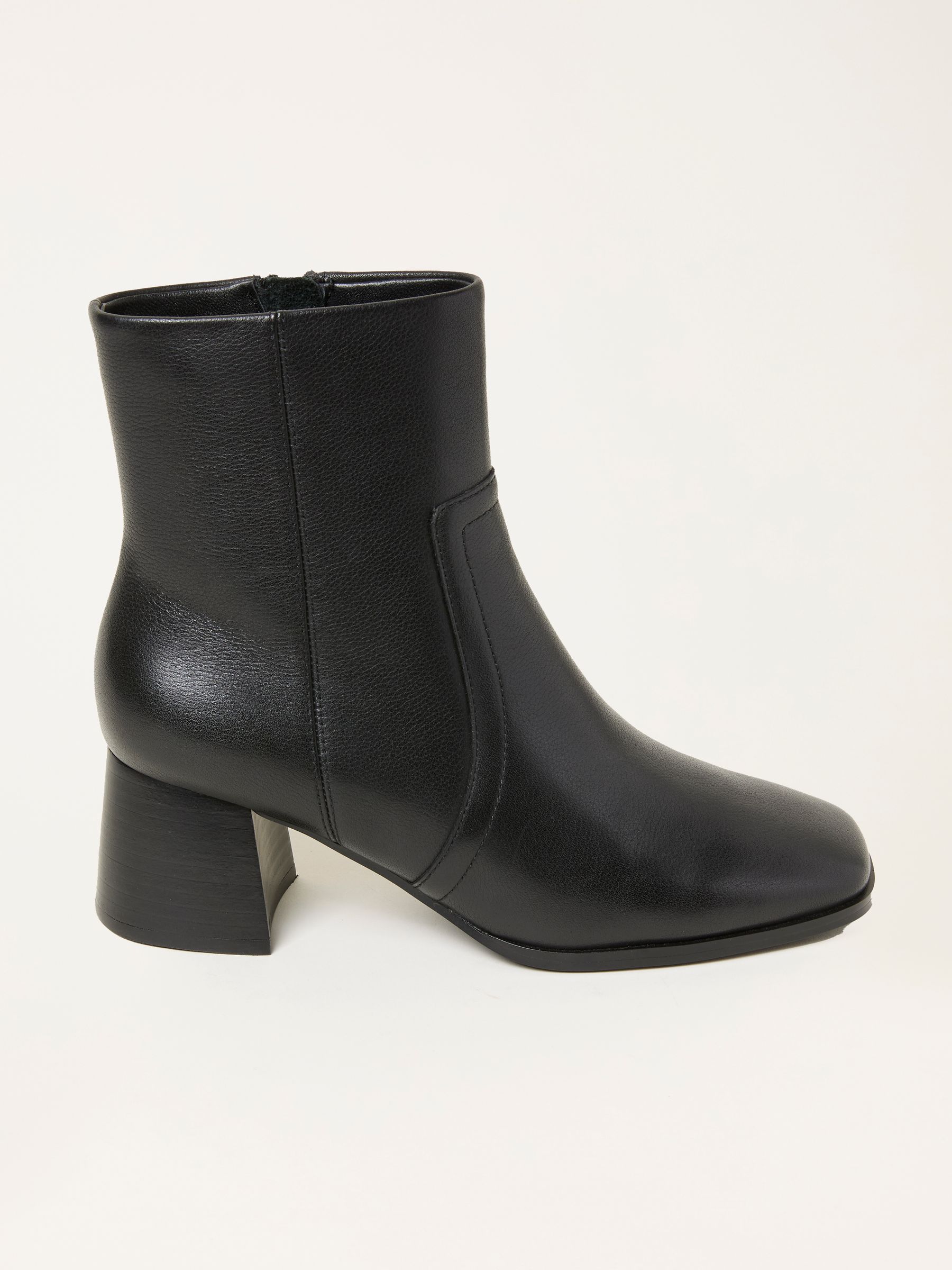 Black Flared Heel Leather Boot - Image 3 of 4