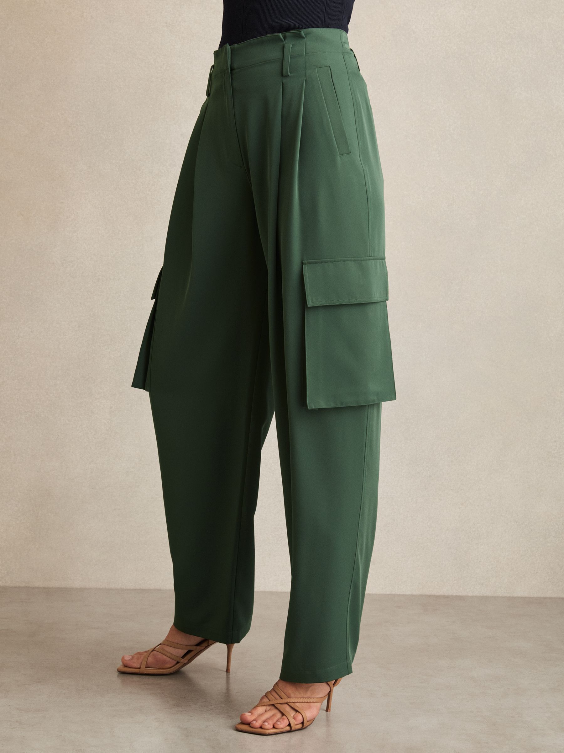 Wide-Leg Pleated Cargo Trousers in Green - Image 3 of 6