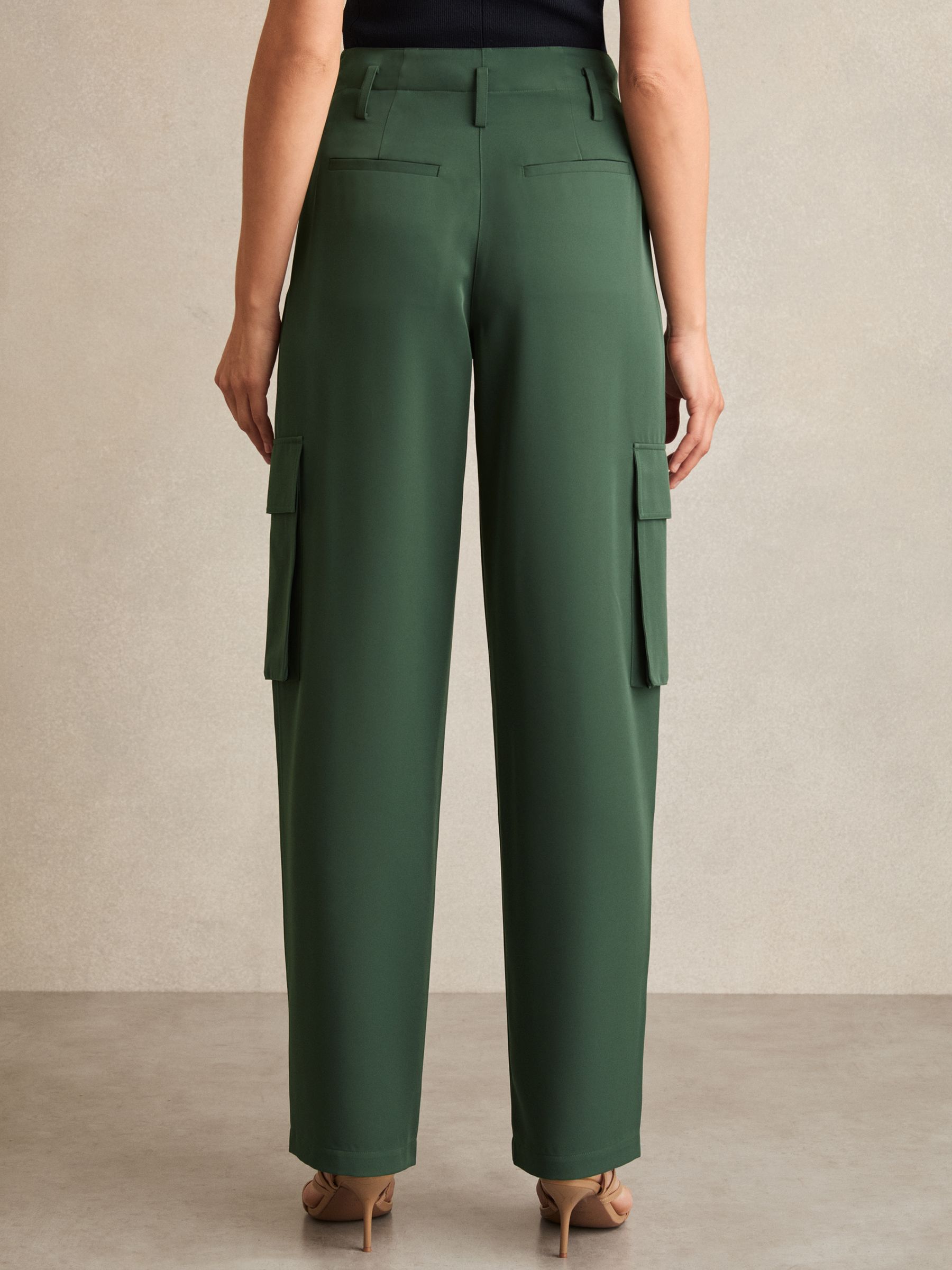 Wide-Leg Pleated Cargo Trousers in Green - Image 5 of 6