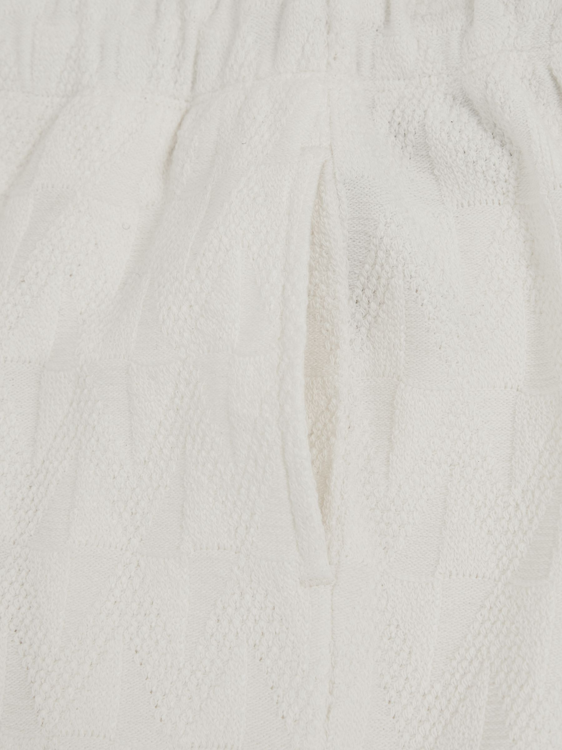 Shorts in Off White - Image 4 of 4