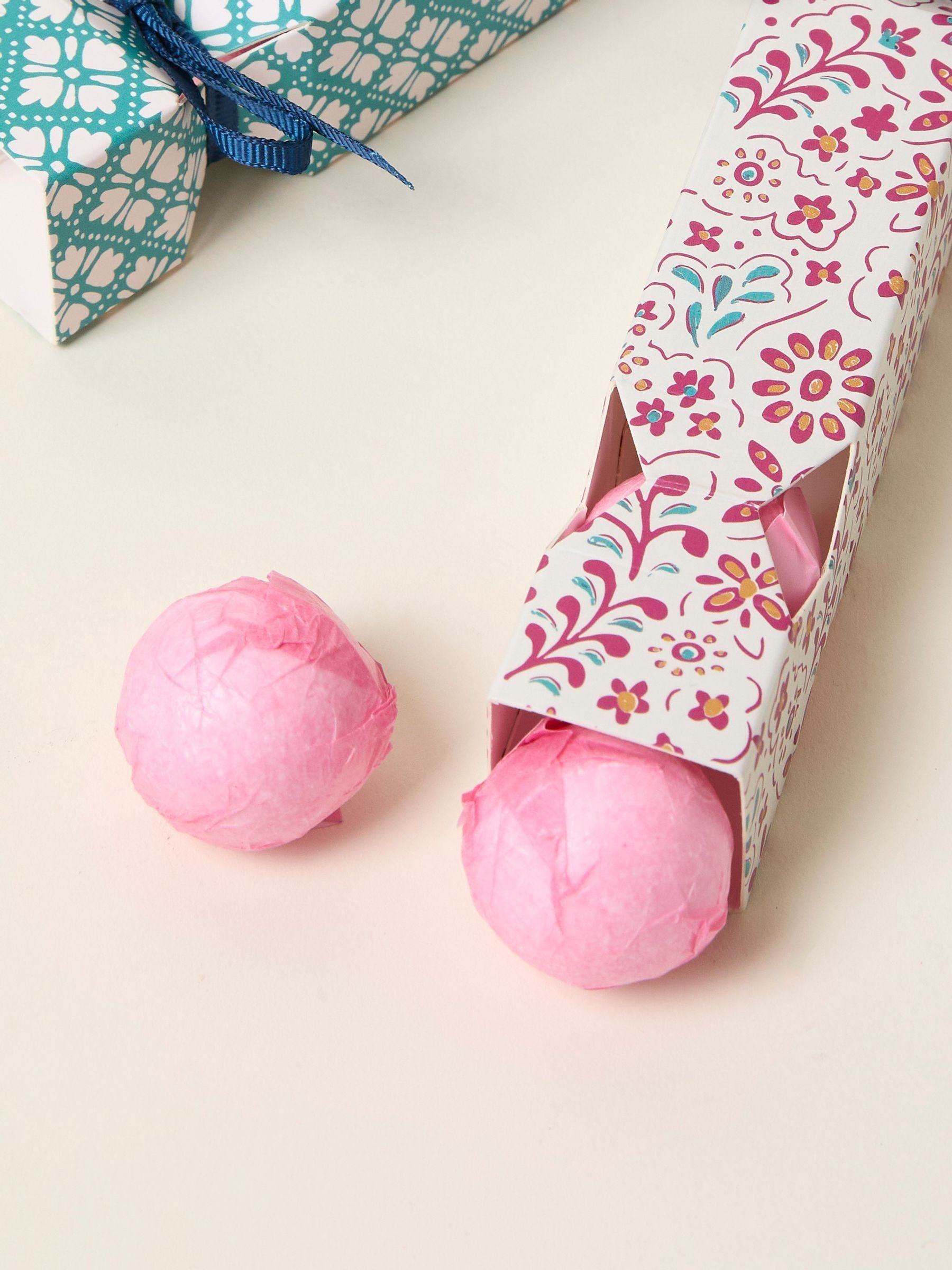 Multi Lavender Scented Bath Bomb Gift Set - Image 3 of 3