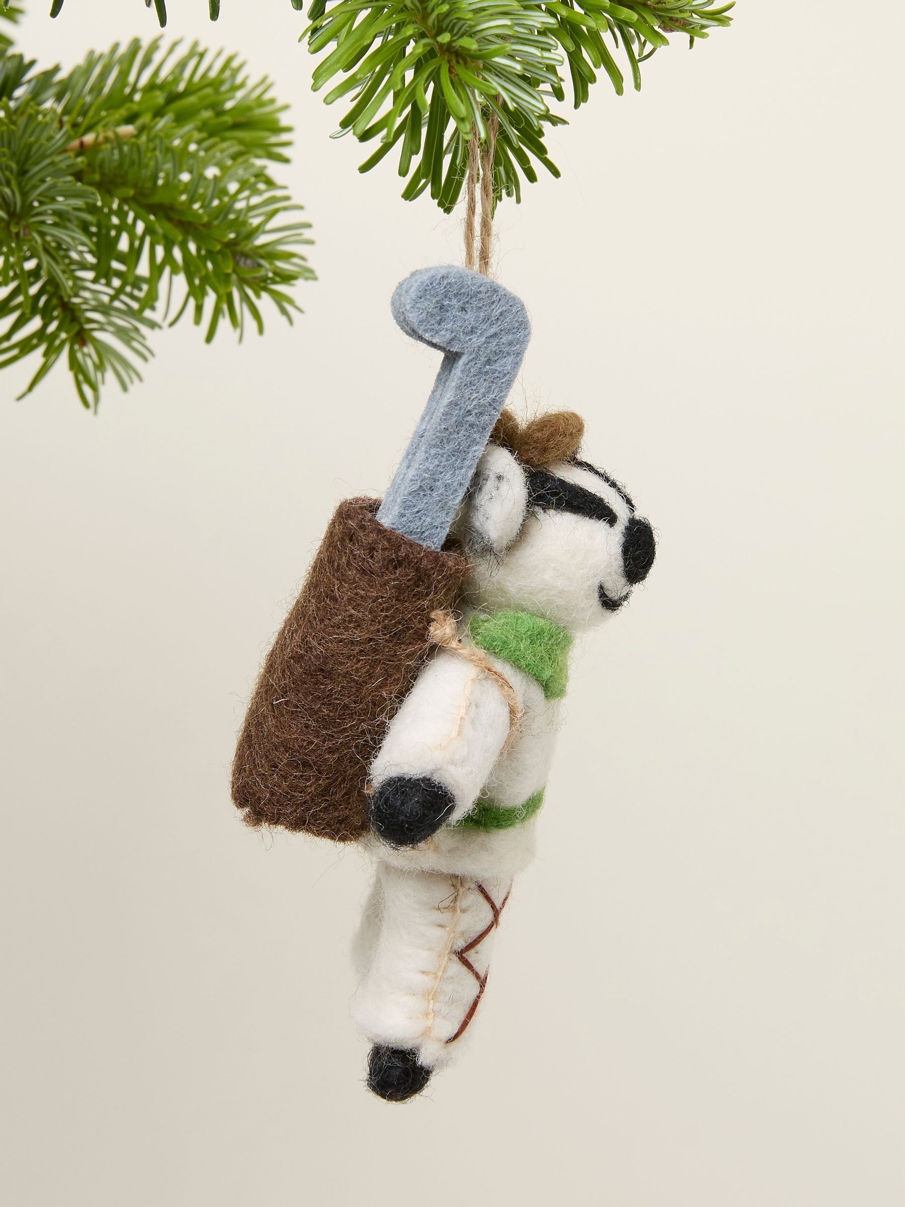 White Golfing Badger Felt Decoration - Image 2 of 2 White Golfing Badger Felt Decoration - Image 2 of 2