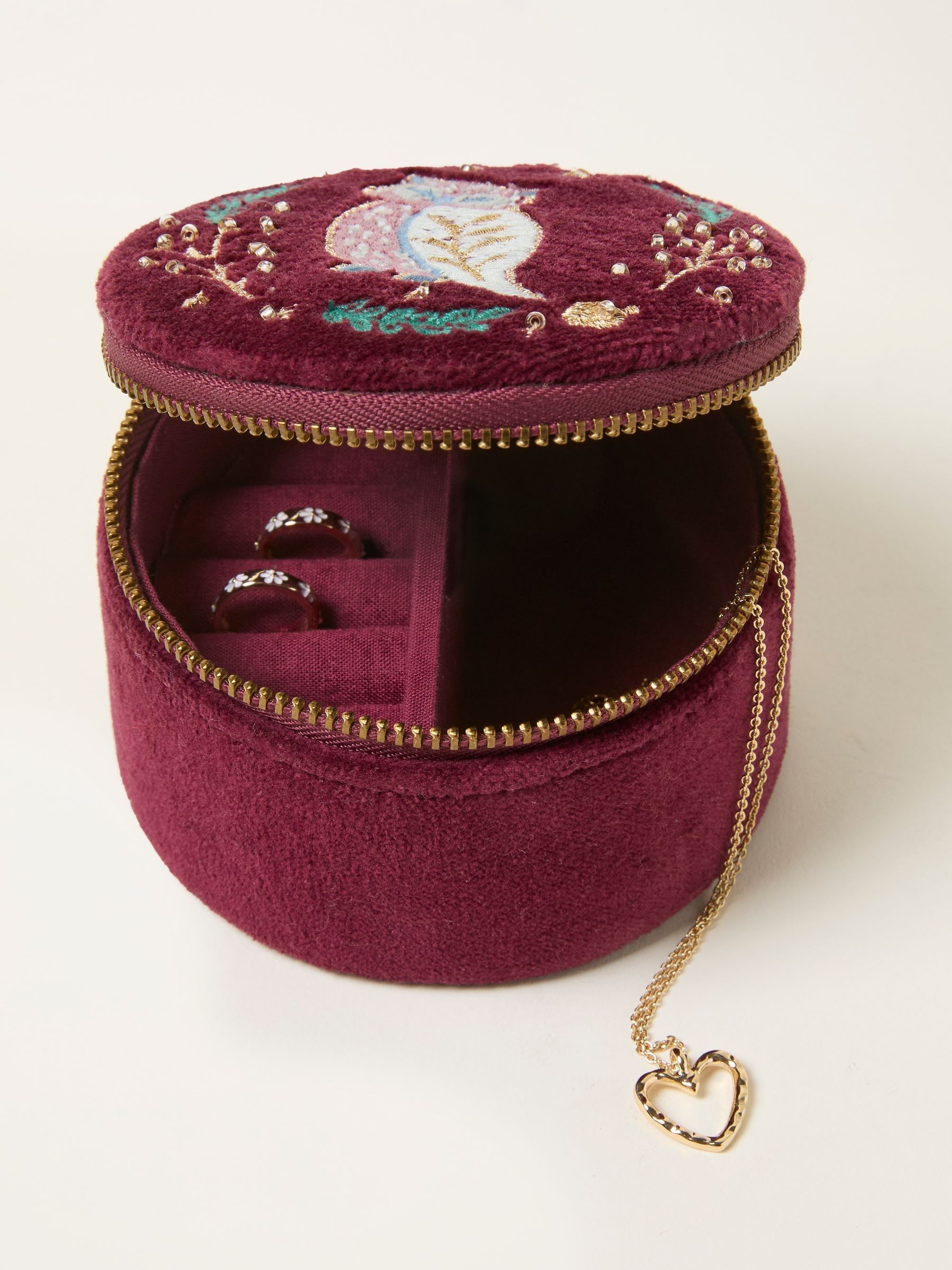 Burgundy Red Owl Embroidered Travel Jewellery Box - Image 3 of 3 Burgundy Red Owl Embroidered Travel Jewellery Box - Image 3 of 3
