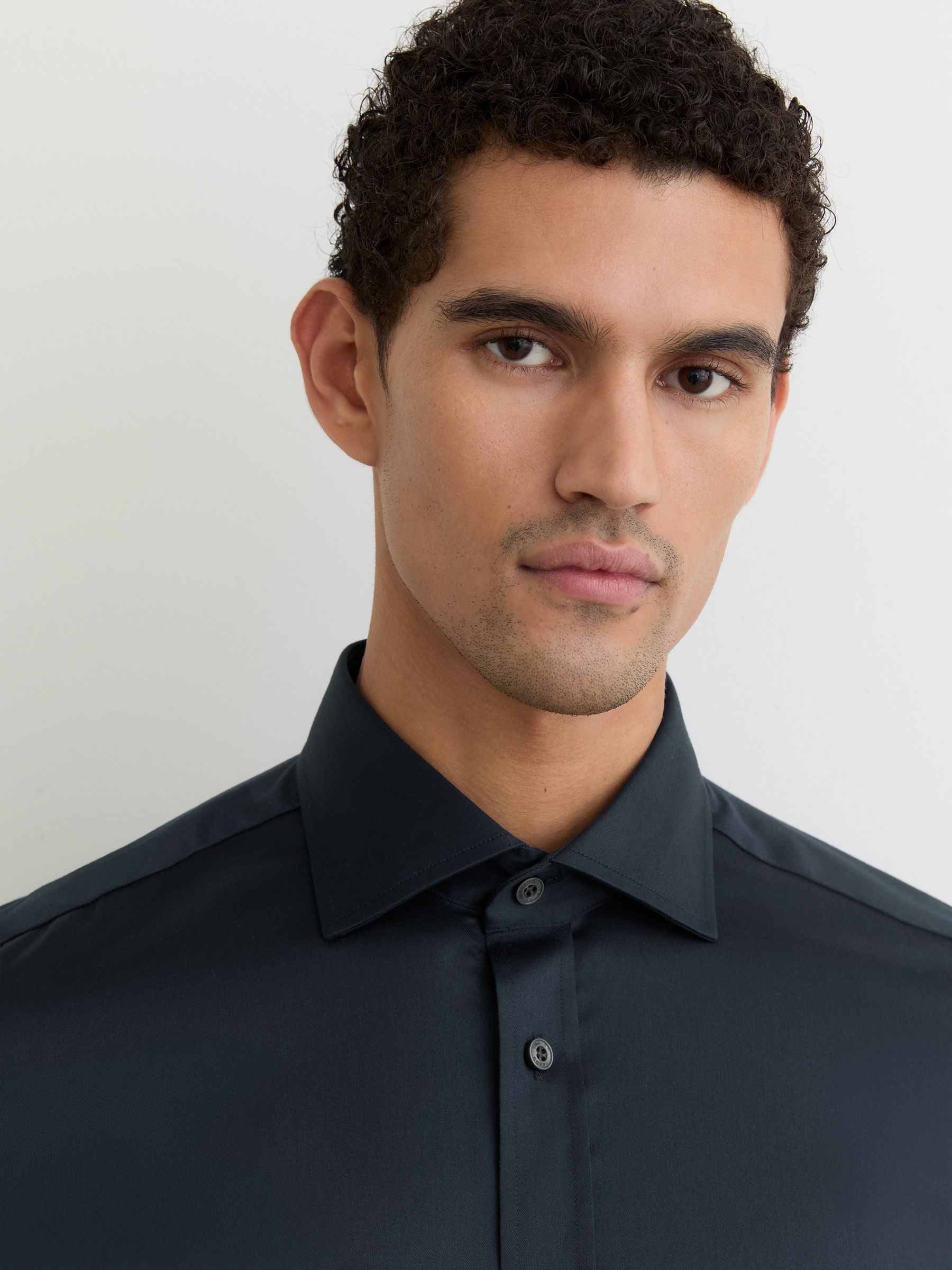 Regular Fit Stretch Double-Cuff Shirt Cotton-Blend in Navy - Image 4 of 7