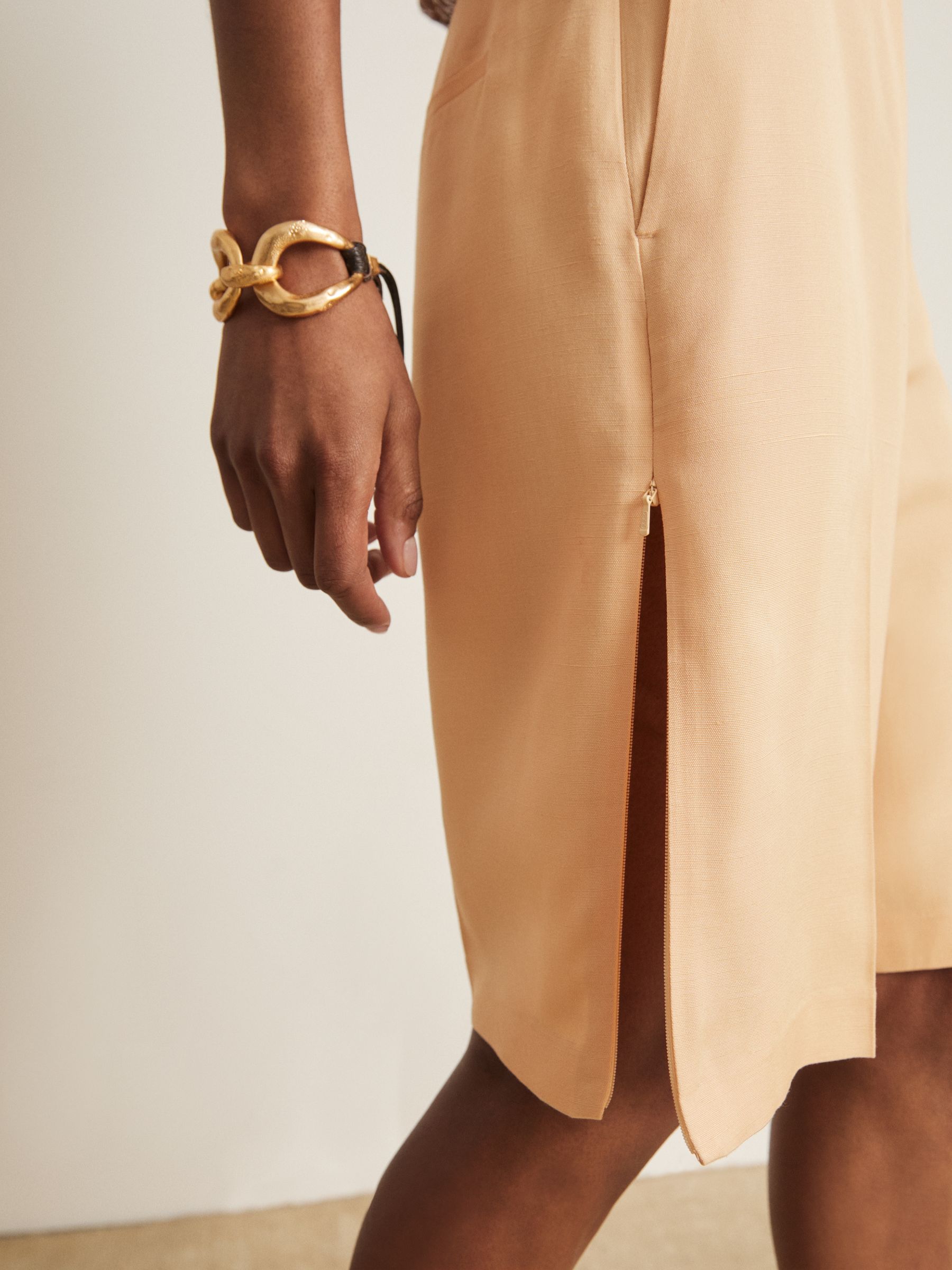 Atelier Side-Zip Tailored Shorts With Linen in Orange - Image 4 of 7