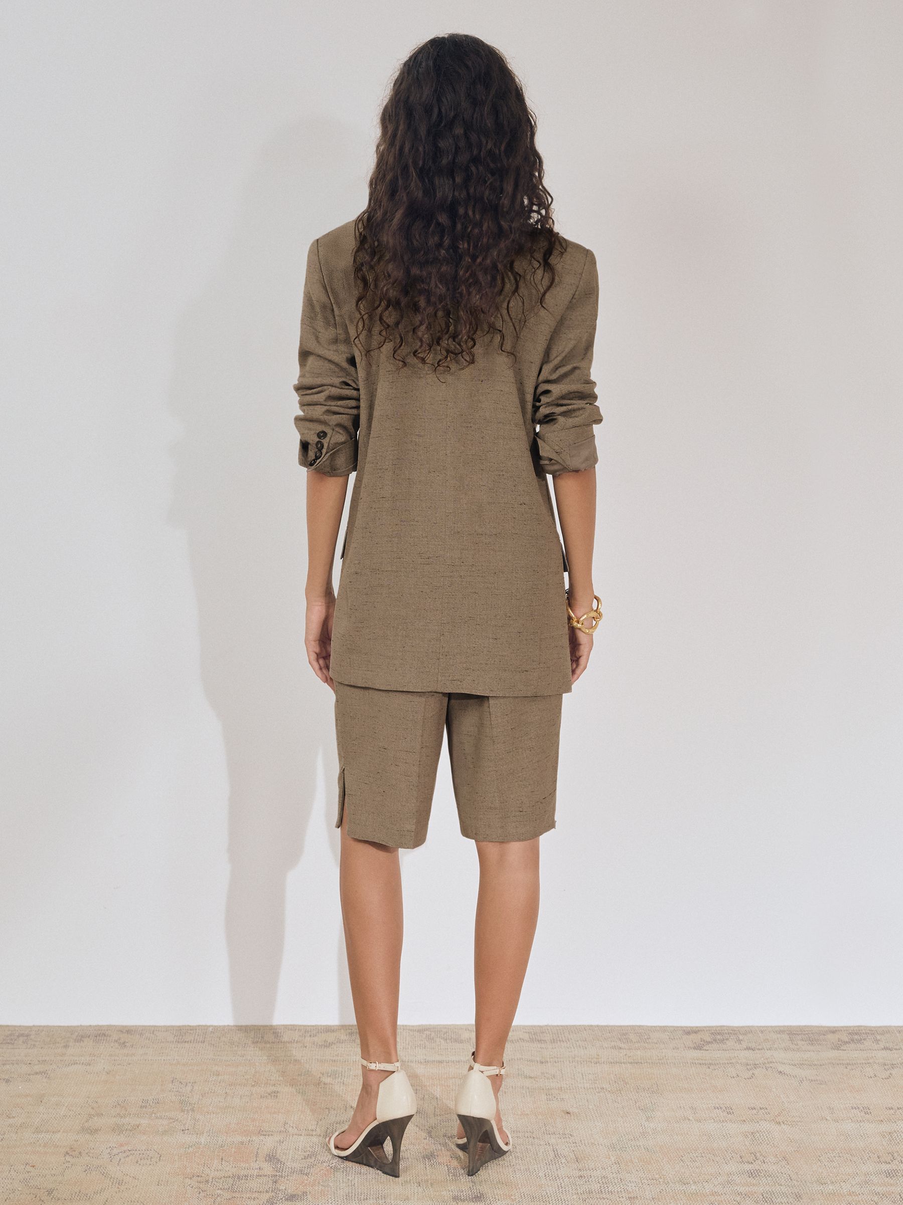 Atelier Side-Zip Tailored Shorts With Linen in Grey - Image 4 of 5