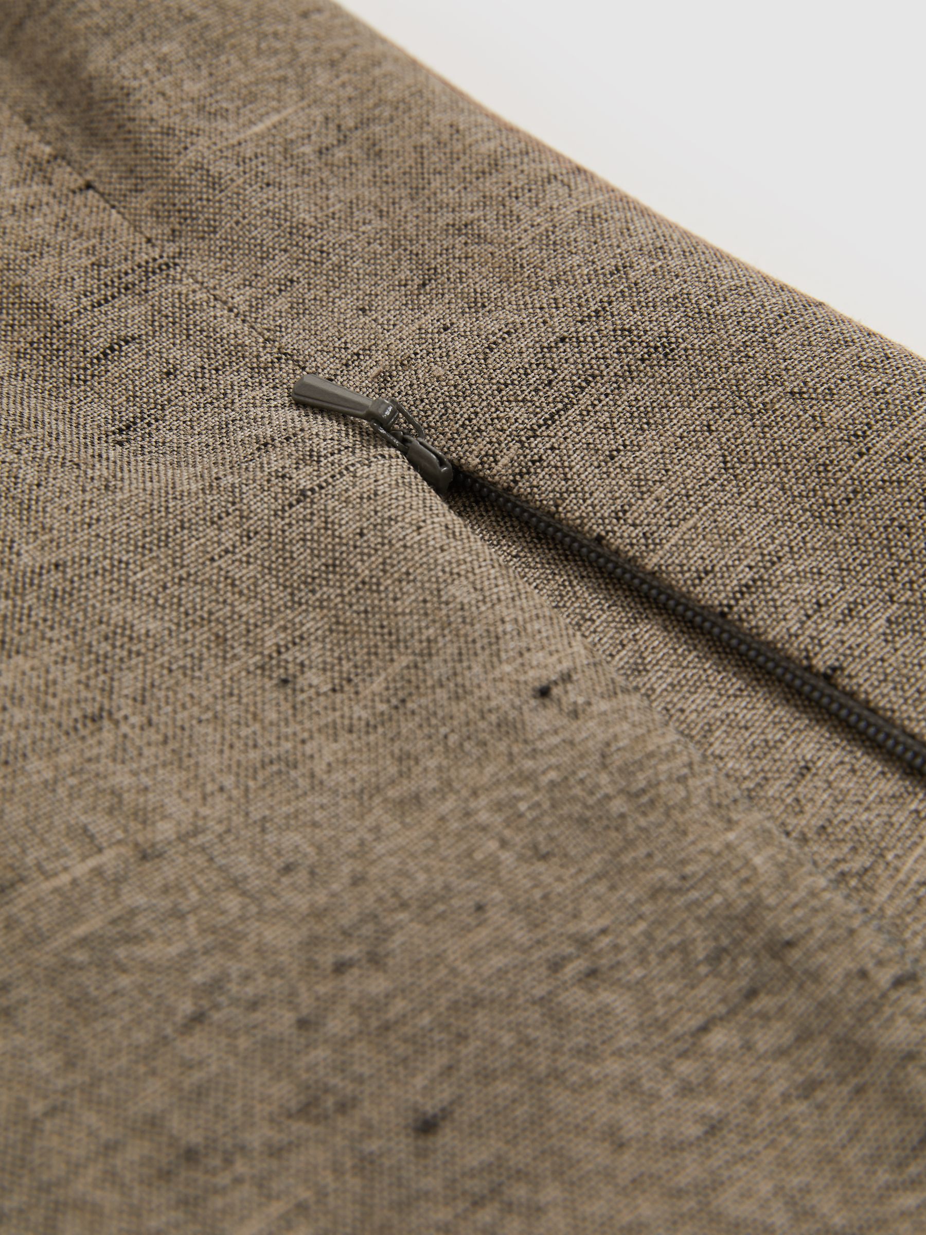 Atelier Side-Zip Tailored Shorts With Linen in Grey - Image 5 of 5