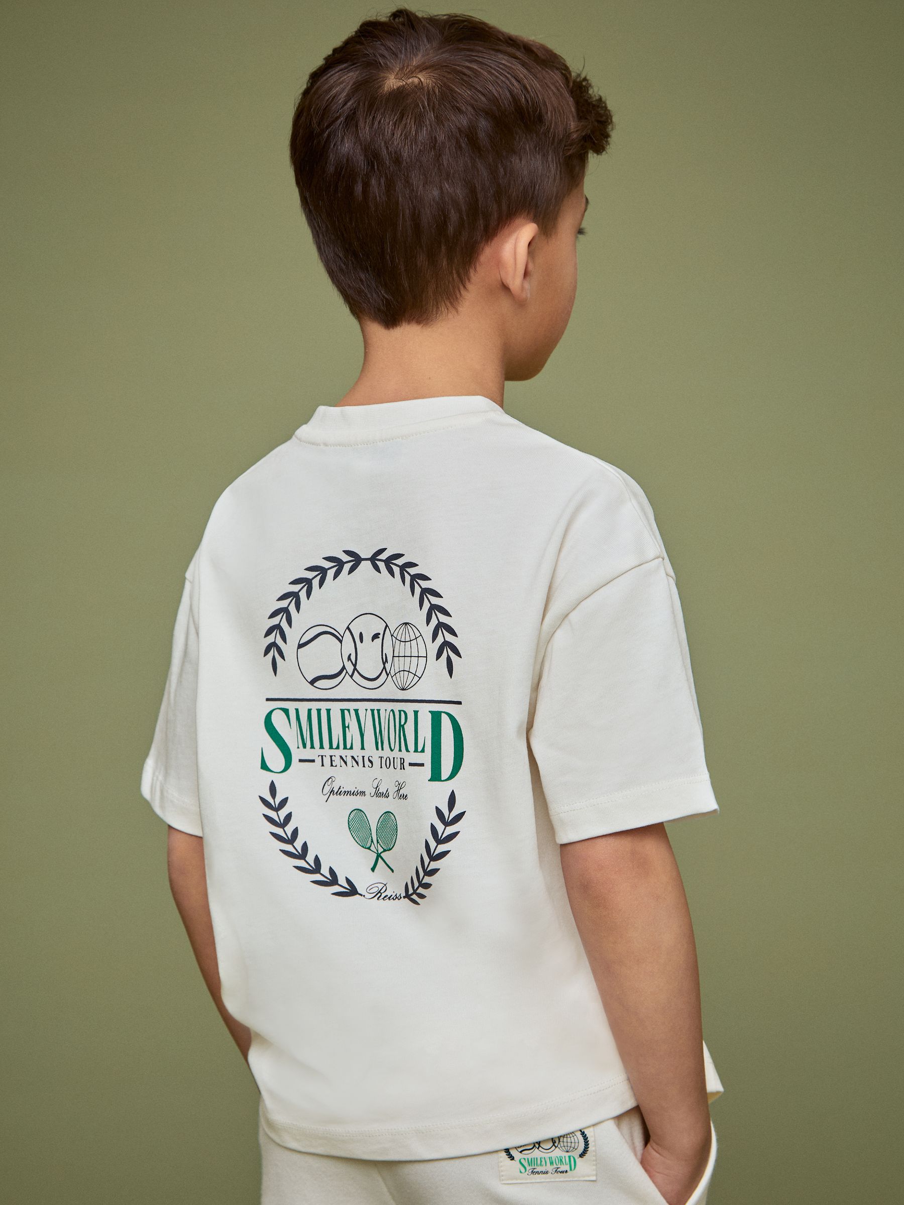 13-14 yrs SmileyWorld | Reiss Oversize T-Shirt in White - Image 2 of 6 13-14 yrs SmileyWorld | Reiss Oversize T-Shirt in White - Image 2 of 6