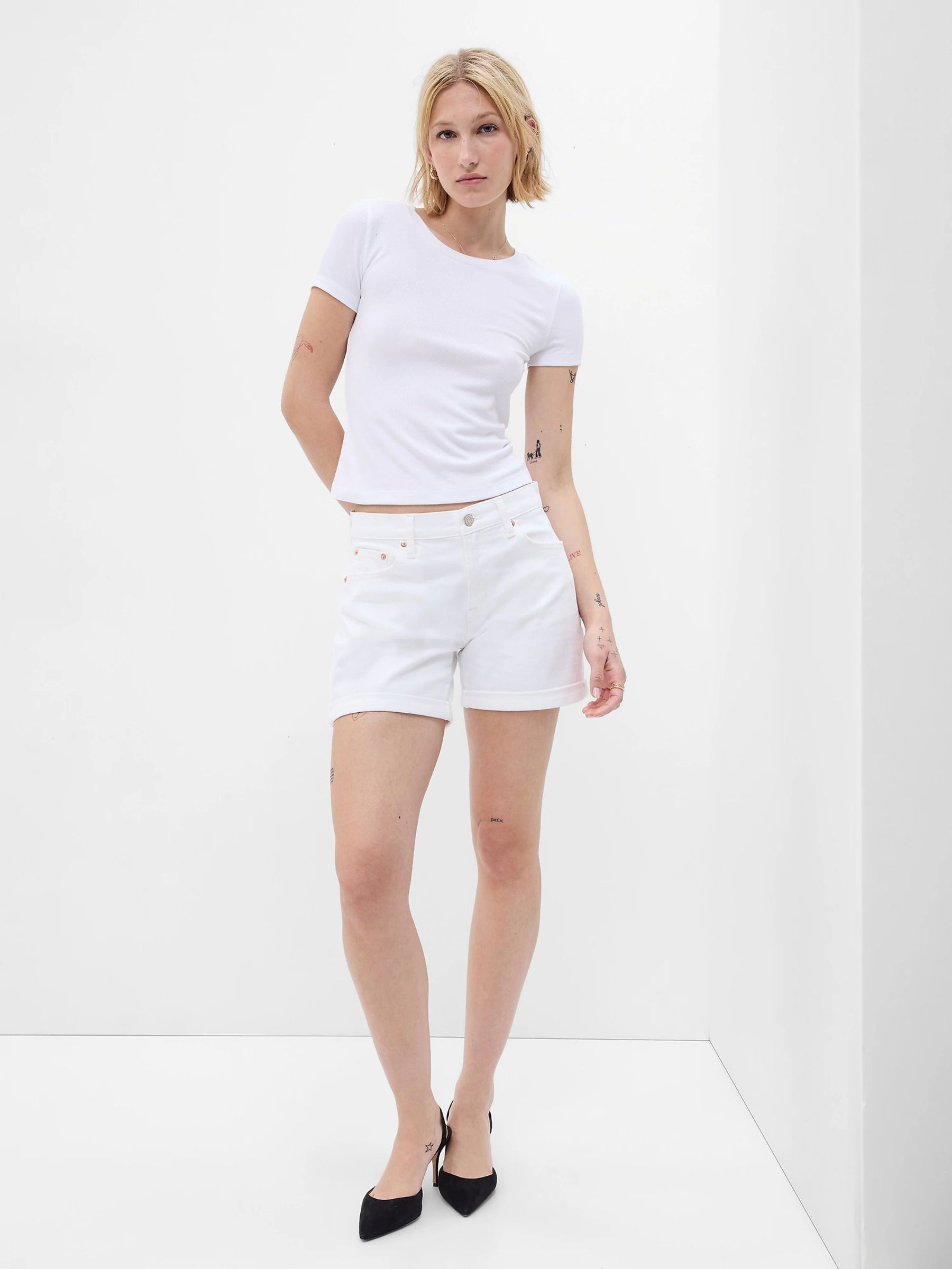 White 5" Mid Rise Girlfriend Shorts - Image 1 of 5