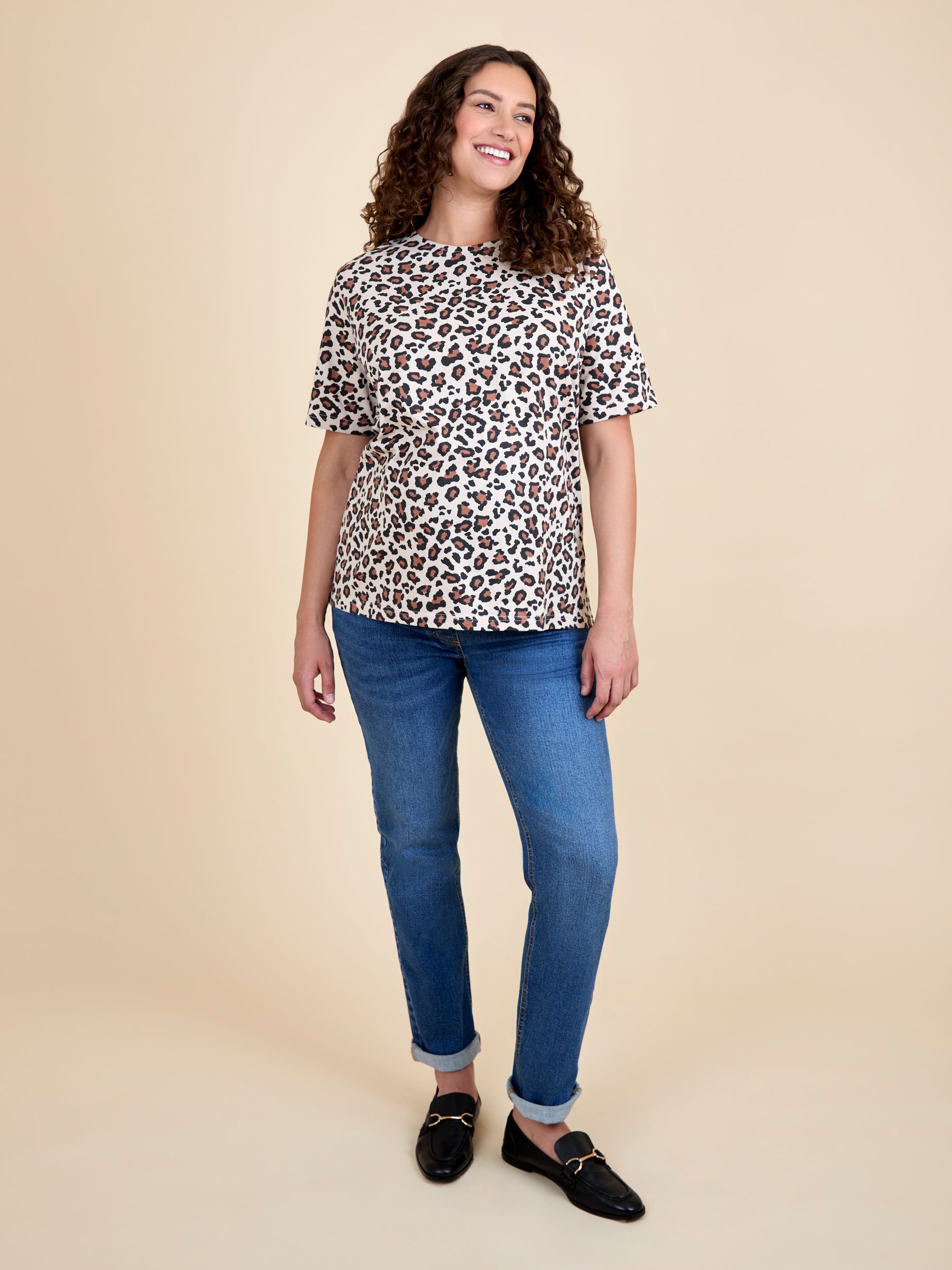 Light Brown Oversized Boyfriend Maternity T-Shirt - Image 4 of 4